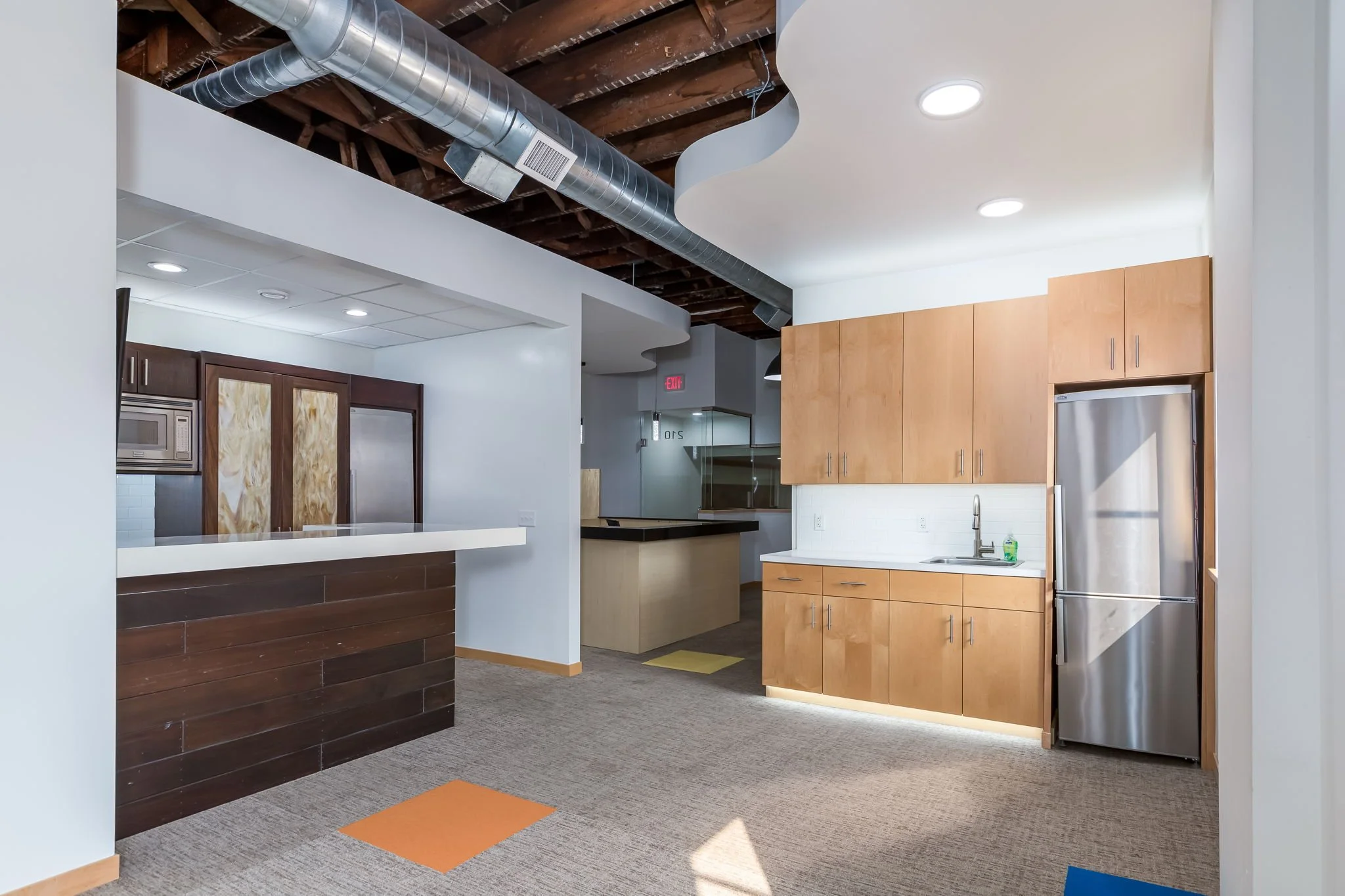 210 E Walnut St-9.jpg