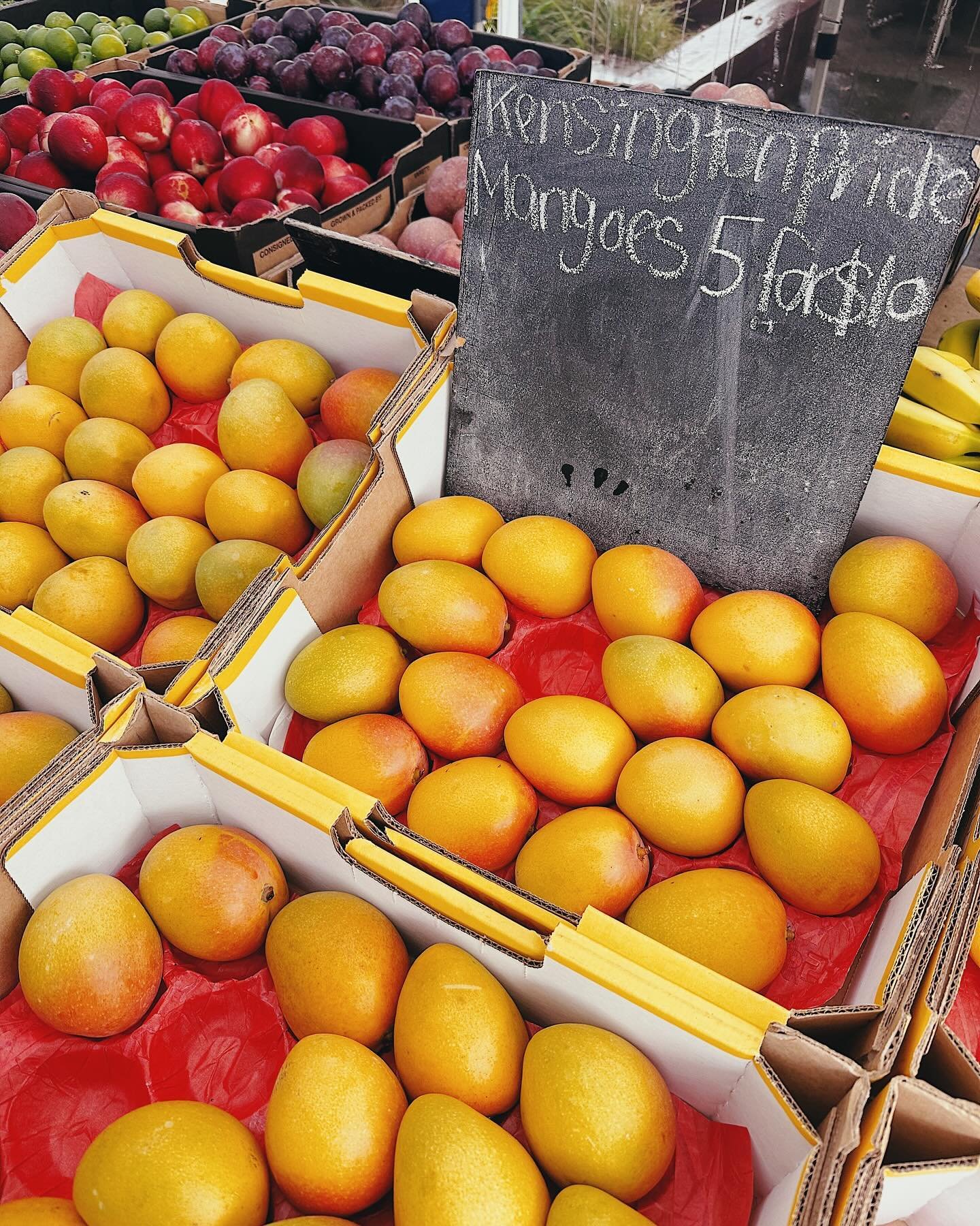Colour me happy with fresh fruit &amp; vegies! 

🍓🍒🥭🍅🍑

Grab your haul today here at #bondifarmersmarket 

We are open til 1pm today 

#wellness #bondi #bondibeach #food #goodfood #mango #mangolover #summer