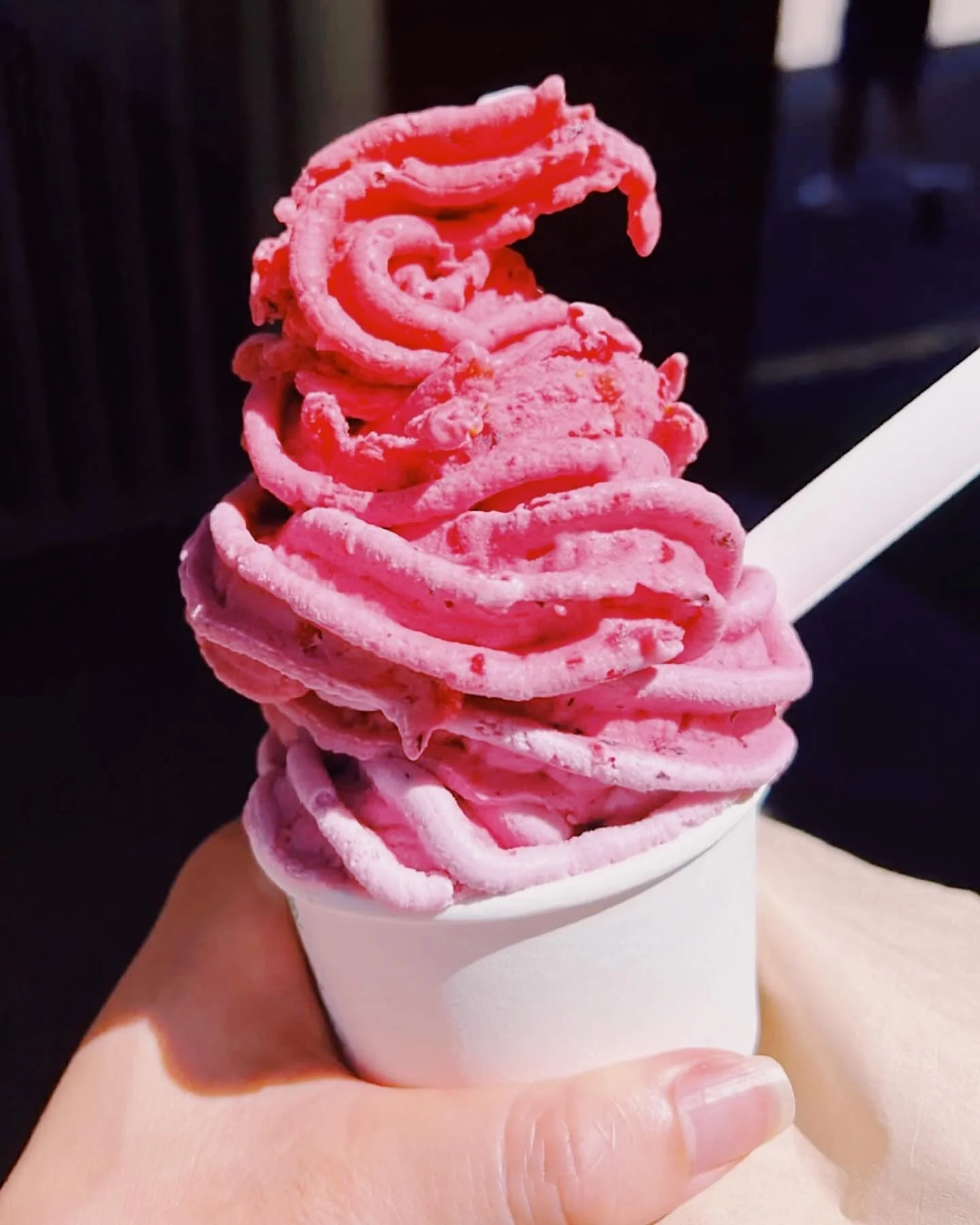 Another round of Raspberry for my friends 🍦

The most delicious organic fro-yo by @holliorganic here today 

Come &amp; get some!

Markets open 9am-1pm

#froyo #coconutyoghurt #raspberry #goodfood #bondibeach #bondi #markets #bondimarkets