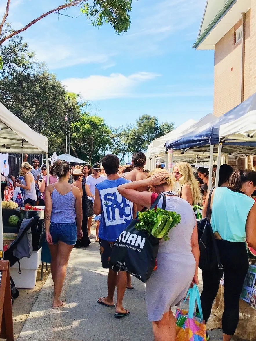 It&rsquo;s Saturday and the Bondi Farmers Market is on 🌞

Pop down for your weekend shop, grab a matcha, coffee, chilled fresh juice or frozen yoghurt and a bunch of beautiful flowers 🌺🌼

See you here at the markets 9am-1pm 💚

#bondibeach #bondi 