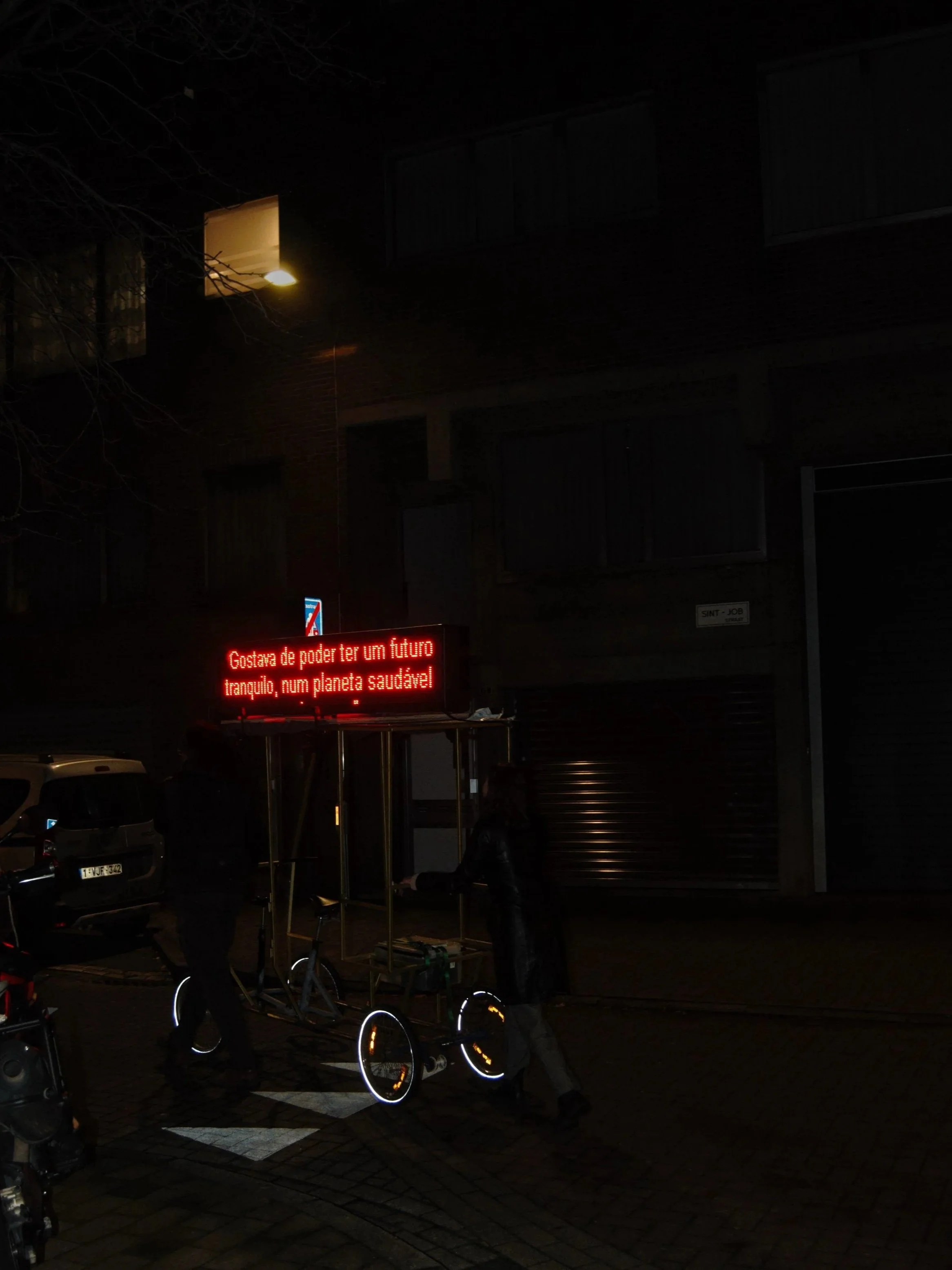 Gostava de poder ter um futuro tranquilo, num planeta saudável e vigoroso