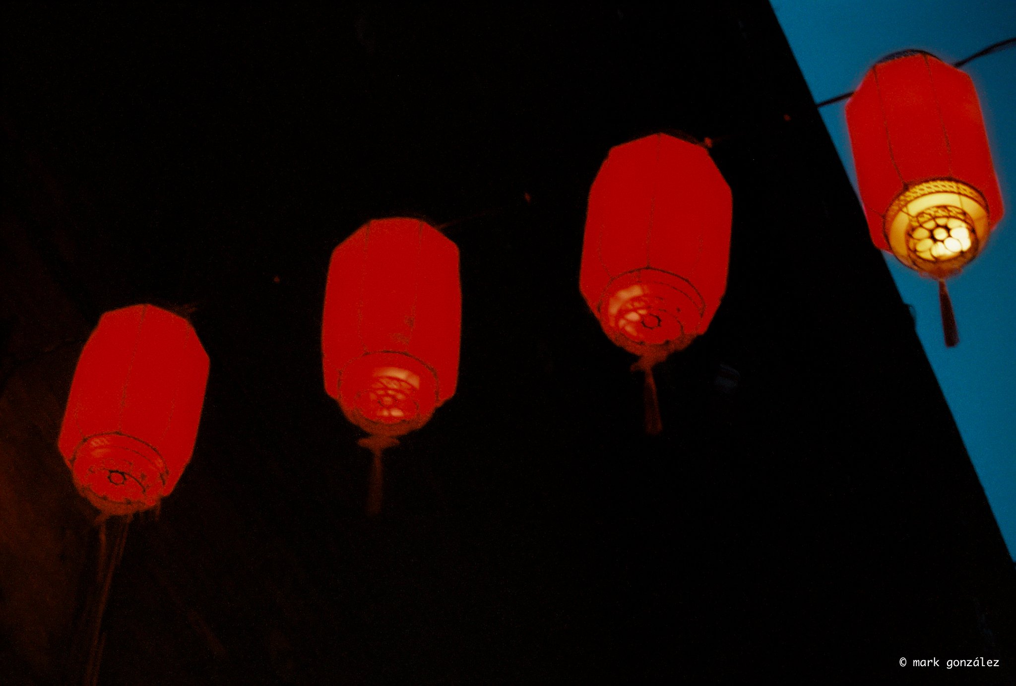 R1-05725-0036.jpg