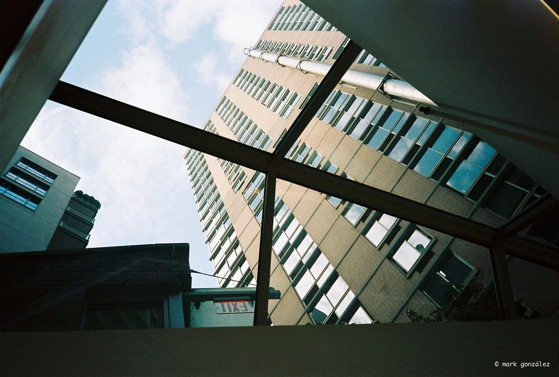 R1-08316-0003.jpg
