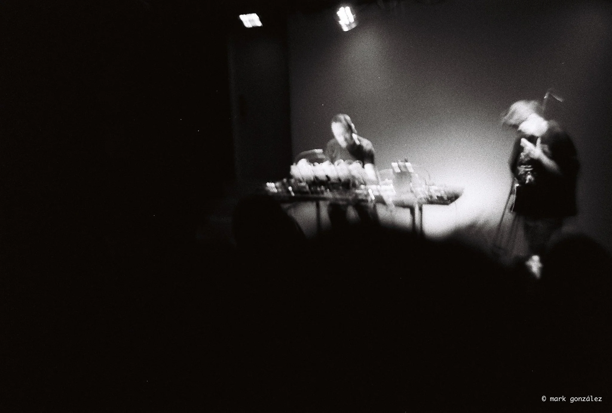 R1-08307-0010.jpg