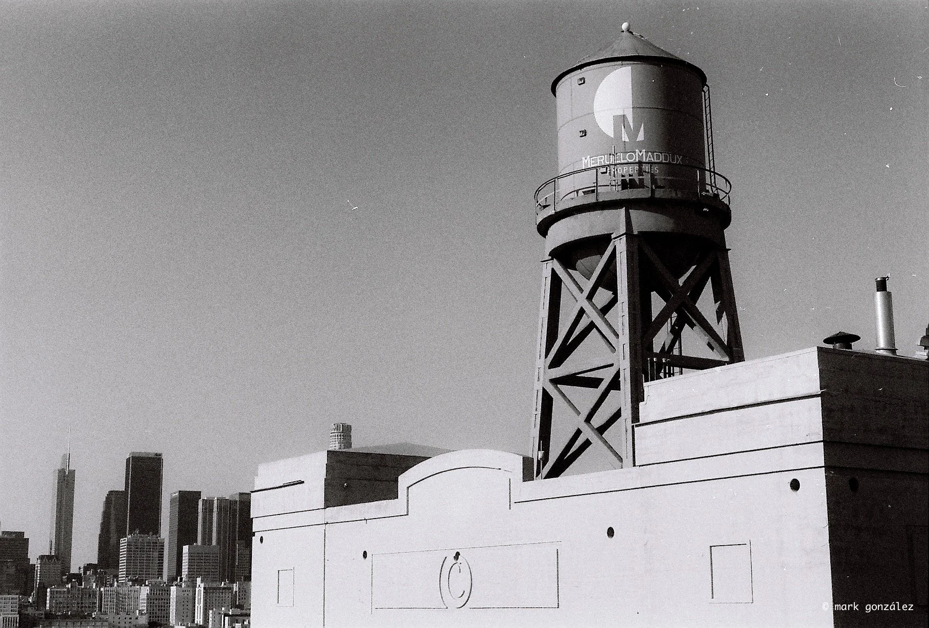 R1-05717-0018.jpg