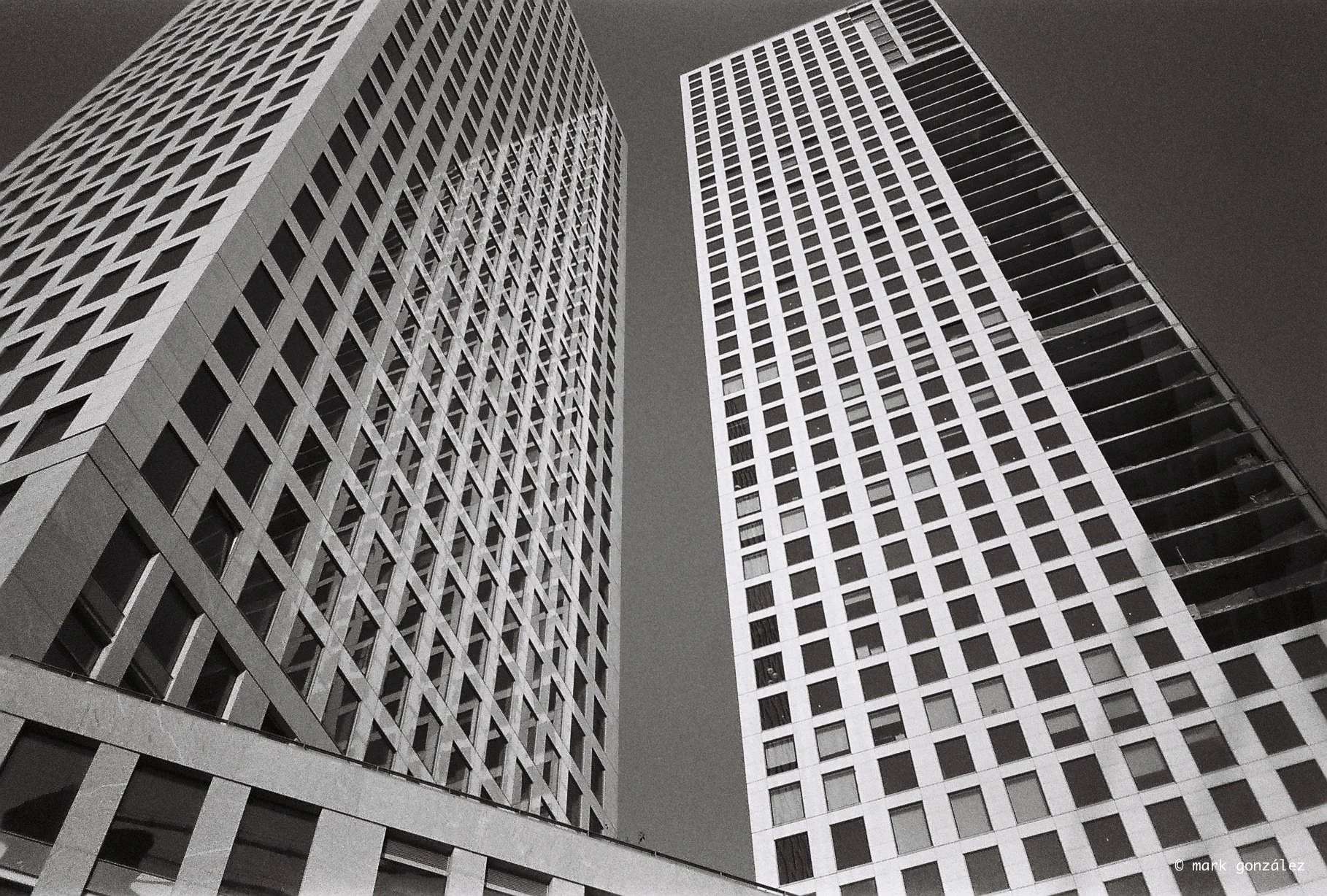 R1-08309-0027.jpg