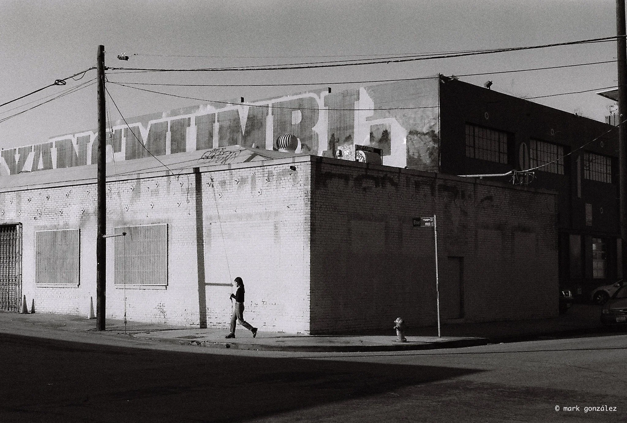 R1-05717-0016.jpg