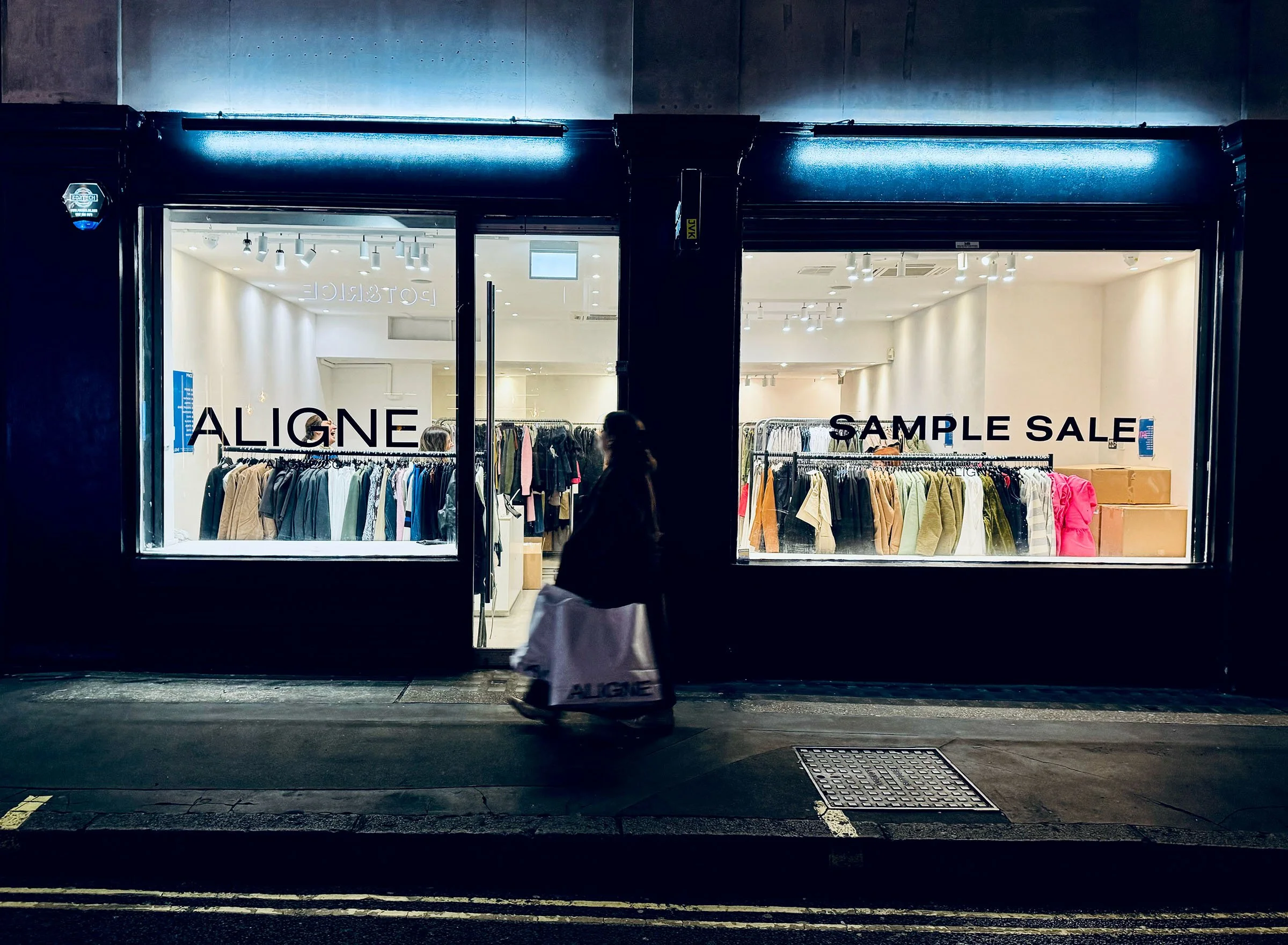 ALIGNE Pop Up Store Exterior.jpg