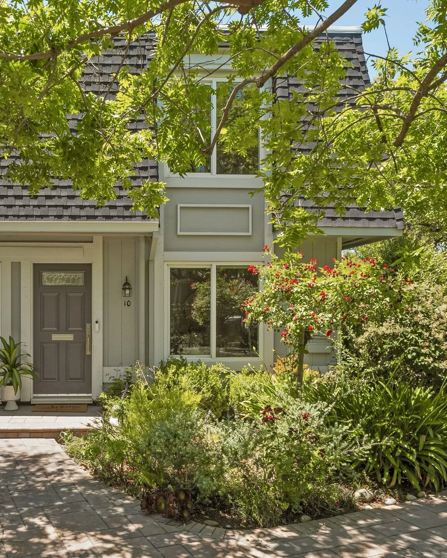 120 Oak Rim Way #10, Los Gatos
✨ Sold in just one weekend! 100+ showings. $82K over asking.

This trust sale came during a delicate time for my sellers, and I guided them through with a clear plan, strategic improvements, and confident negotiation to