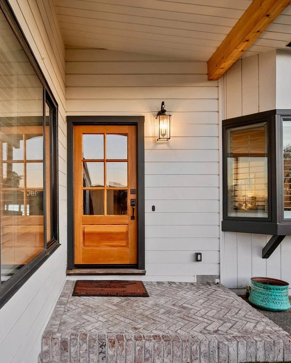 ✨ What happens when you update just the right things before selling?

2002 Polk Ave in San Mateo was a home filled with love, but a new job called the sellers elsewhere. With thoughtful updates to modernize and tie the space together (including a bat