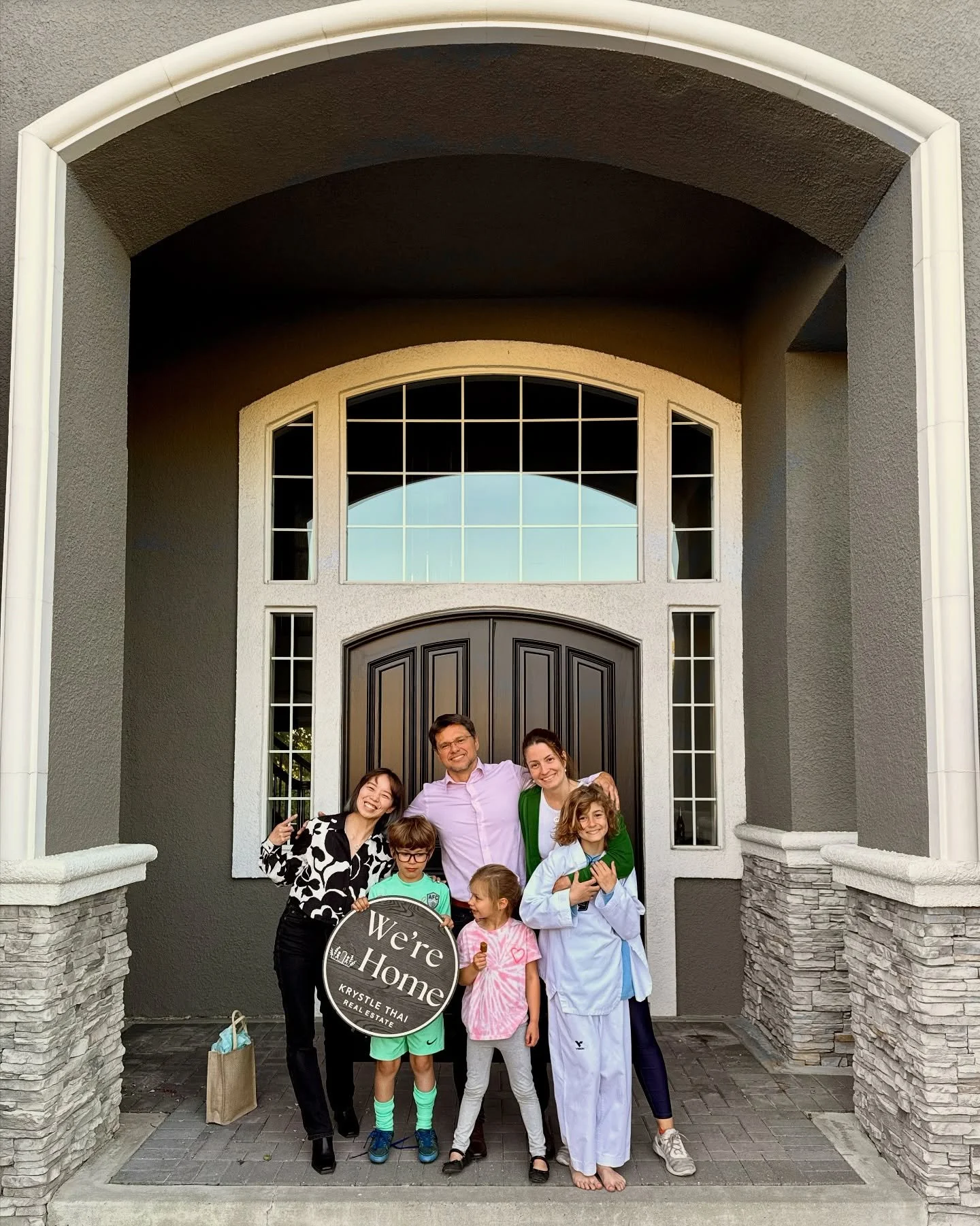 This family needed space. Three kids growing fast, a kitchen big enough for family dinners, and a backyard where they could play soccer and host parties.

I spotted this house before it hit the market. Something about it felt inevitable. So I stayed 