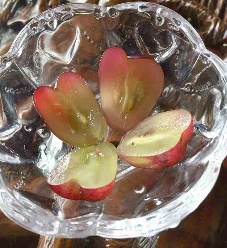 My-heart-grapes-3.jpg