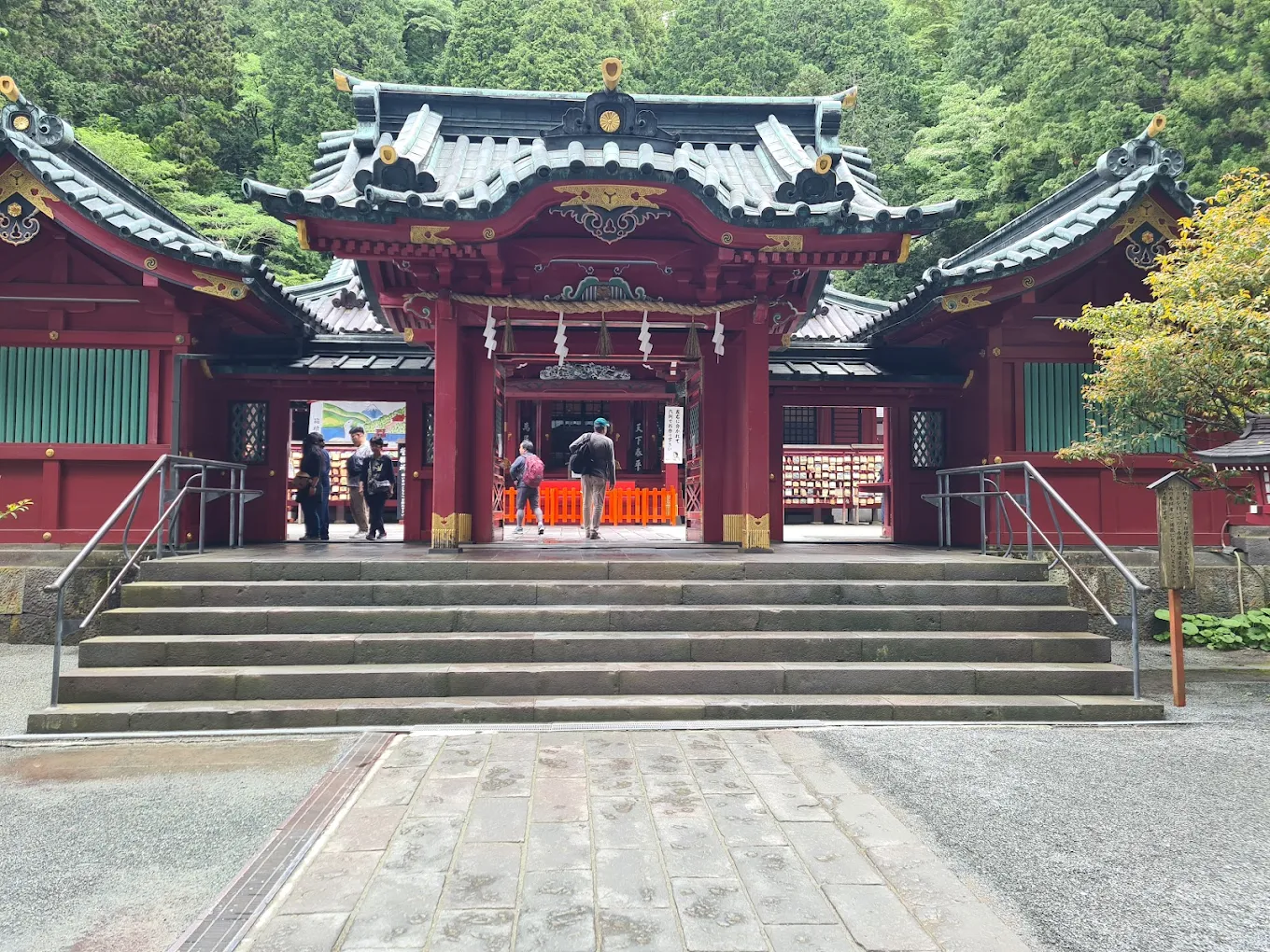 hakone-jinja-4.png