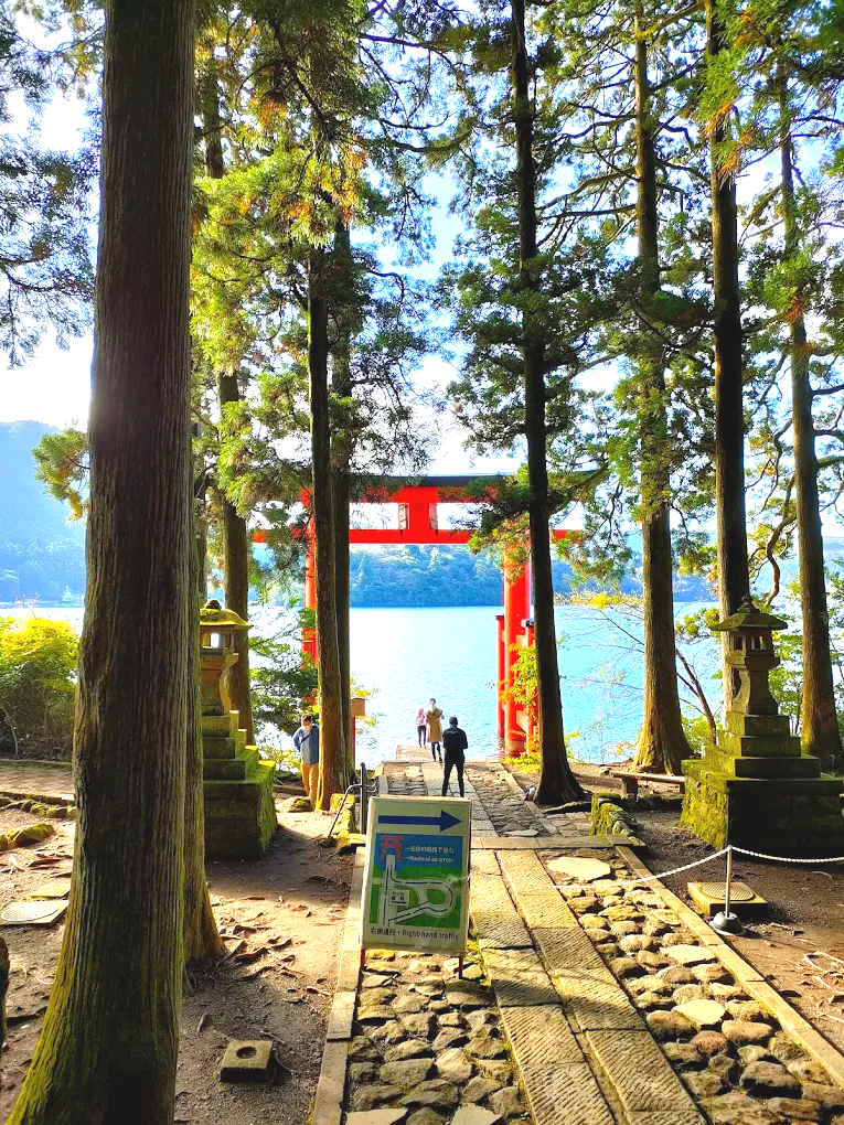 hakone-jinja-3.png