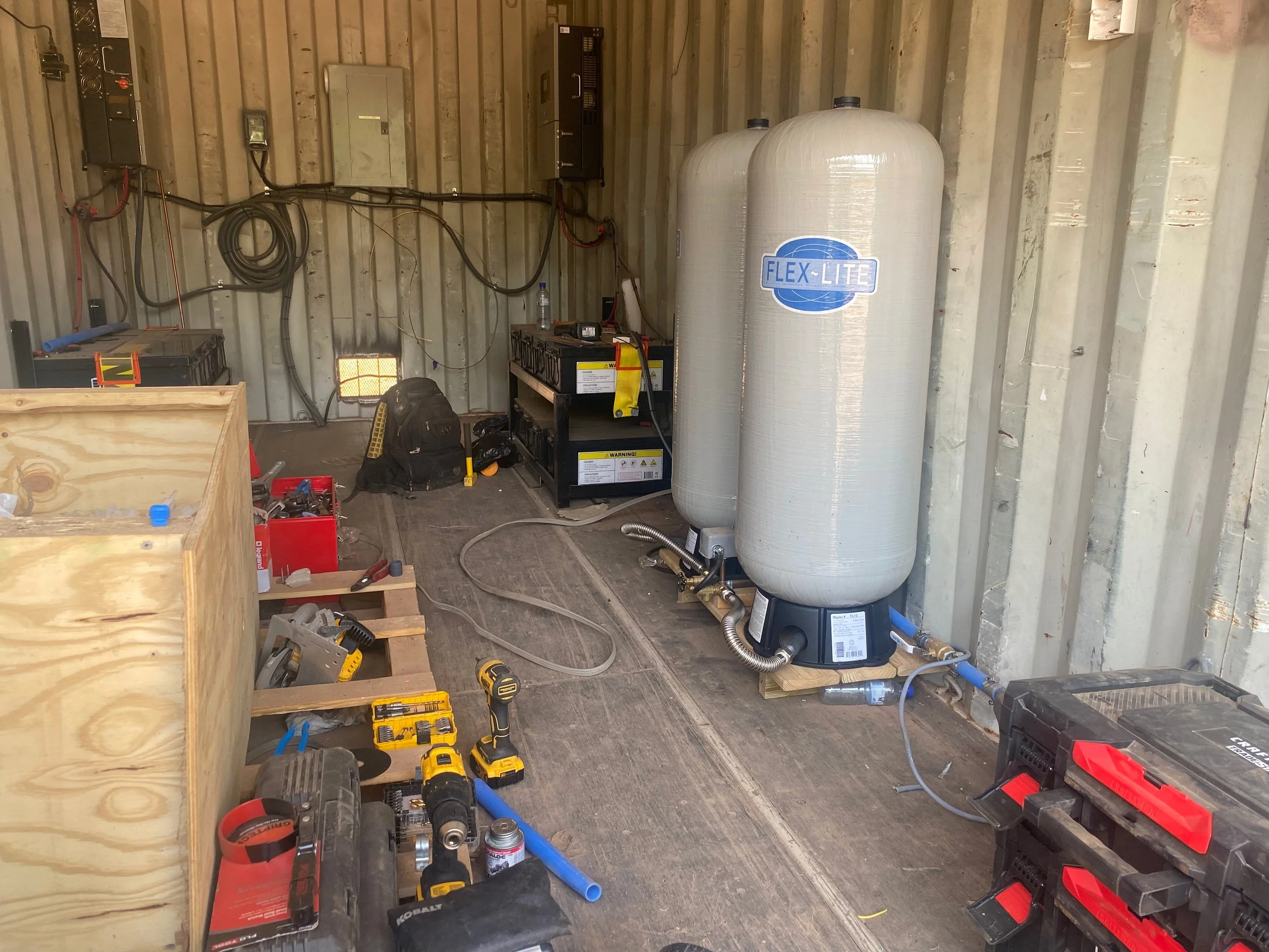 Hydro-pneumatic water system