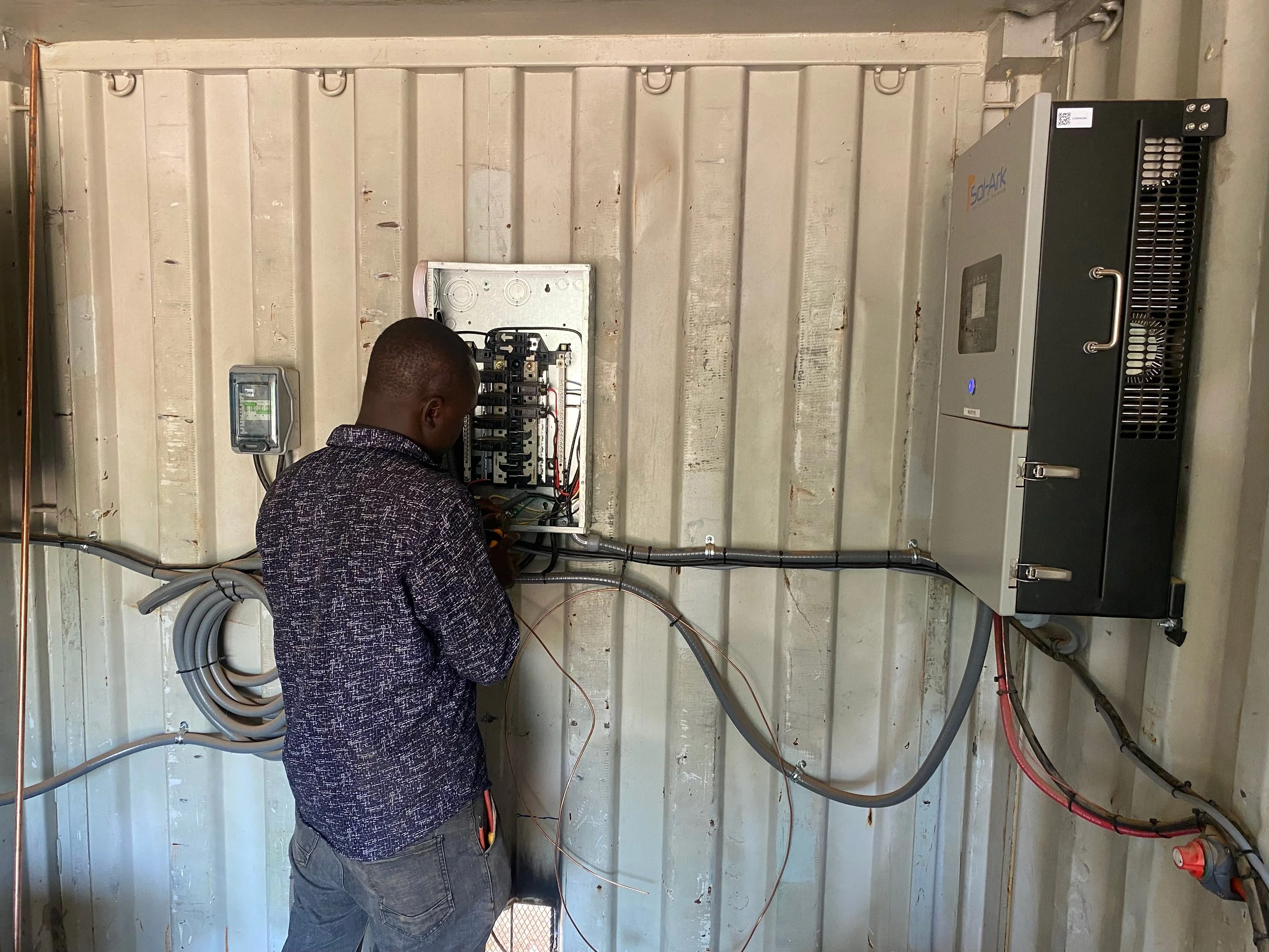Connecting the solar microgrid