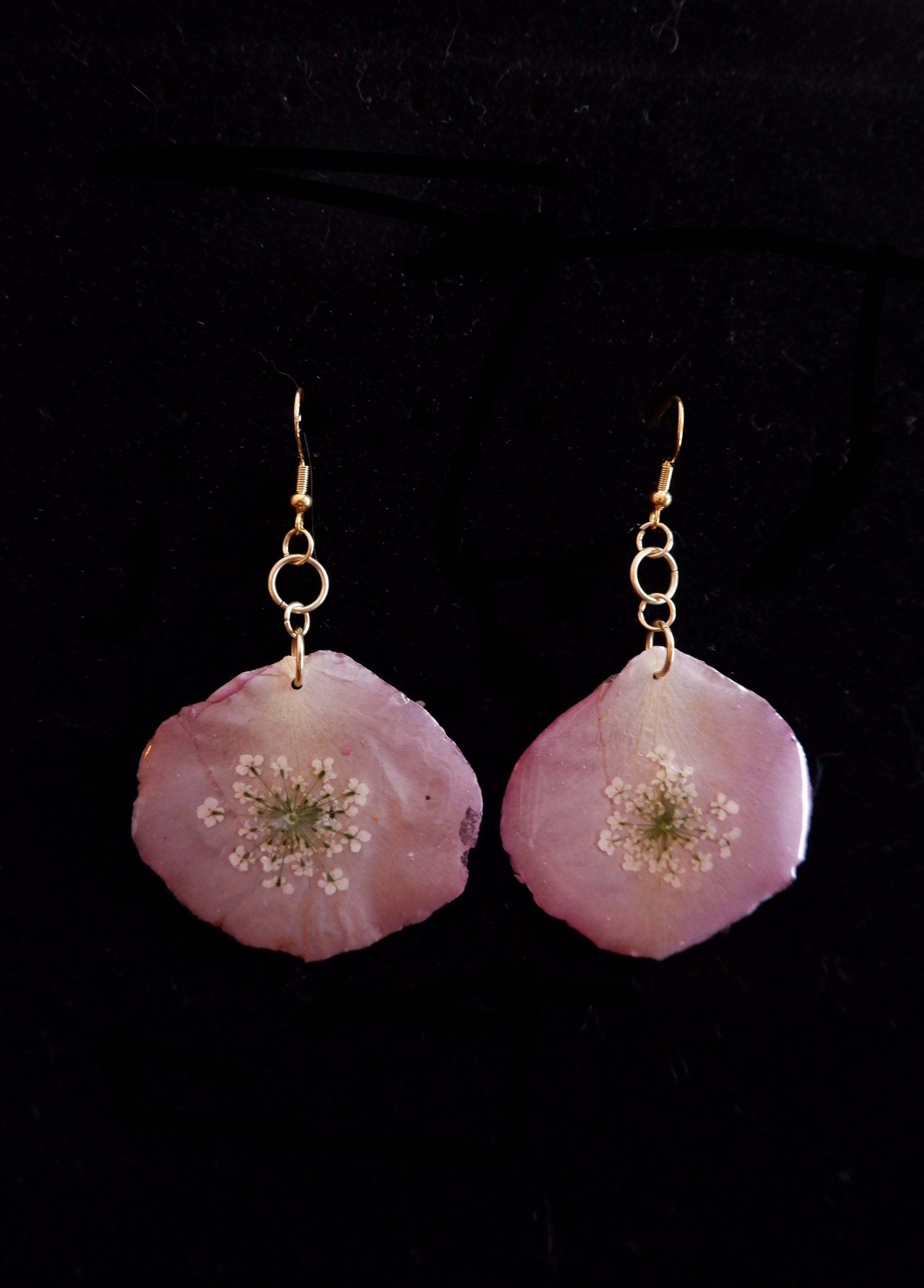 Rose Petal with QAL dangle G3451