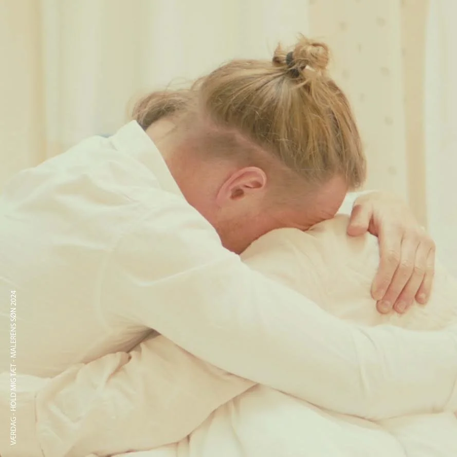 "Hold mig tæt" (SINGLE)