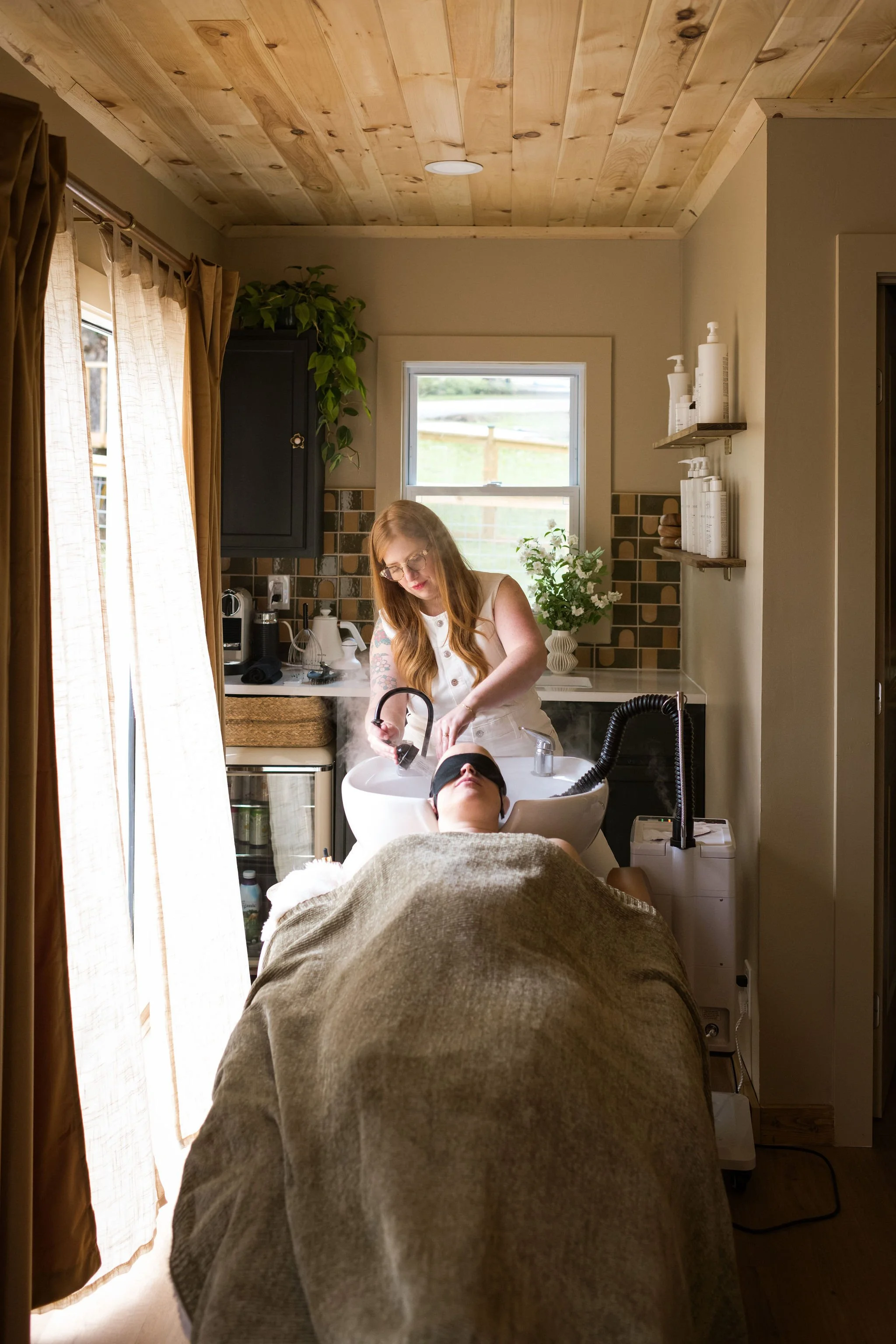 JennaColonneseHair_ChelseaLanePhotography_May2025-63 (1).jpg