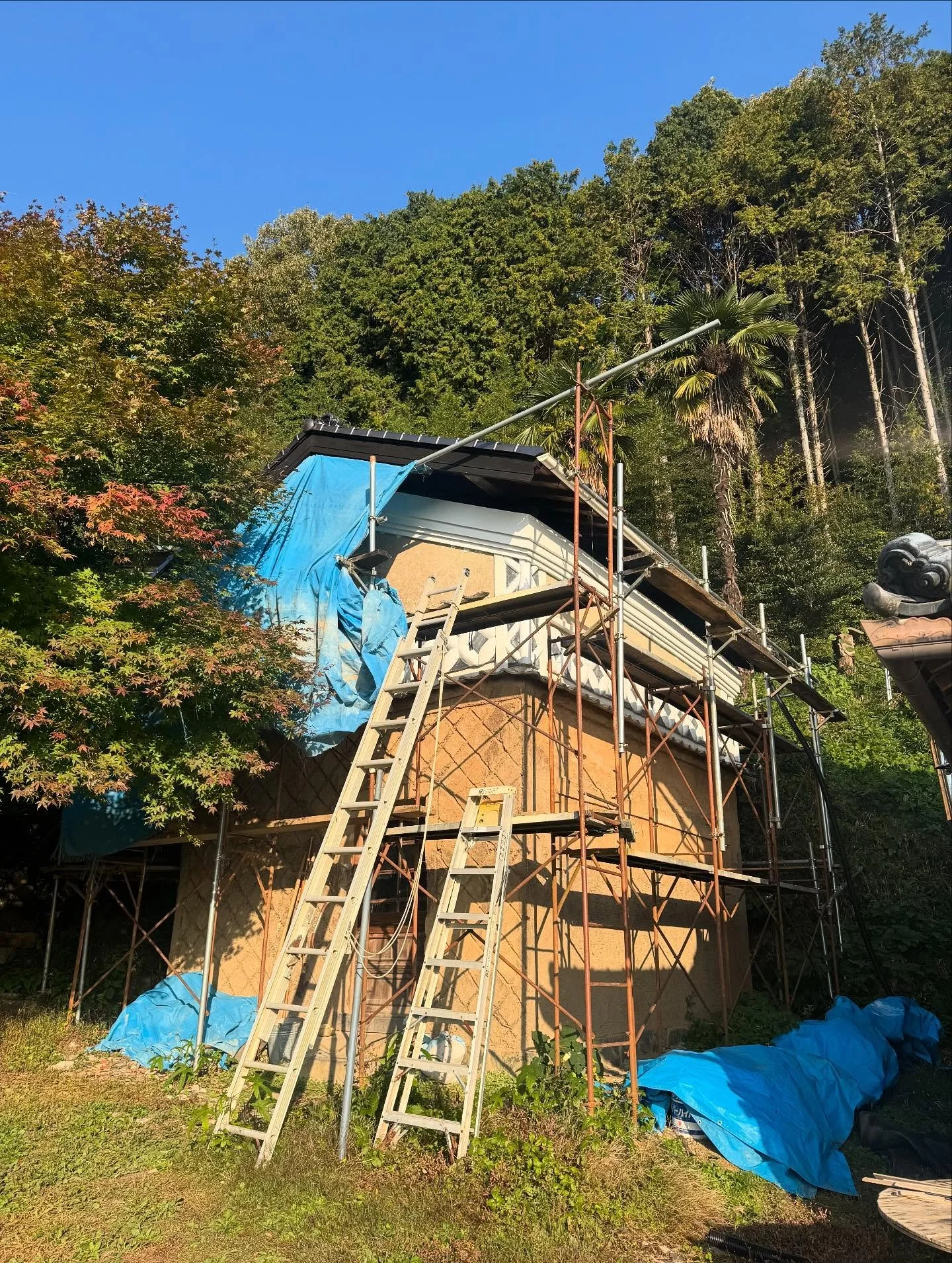 Techniques developed over centuries, old and proven to work by time itself. Grateful to spend my days learning and conserving lessons from the past to share and put them to use in the present and future. 

We&rsquo;ve been working on&hellip; an earth