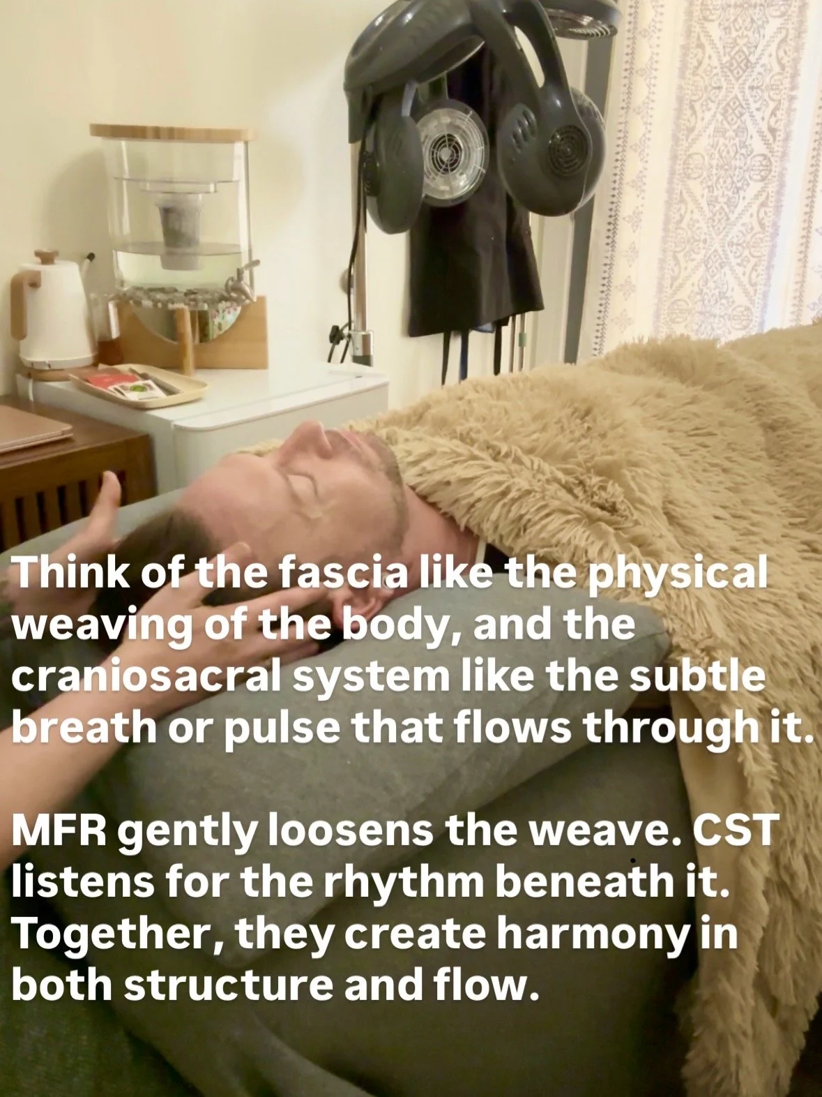 Kristianna gently works with the parietal bone during a Craniosacral Therapy session at Thousand Petals Holistic Beauty. This light yet intentional touch helps relieve cranial tension, supports structural alignment, and encourages the release of stor