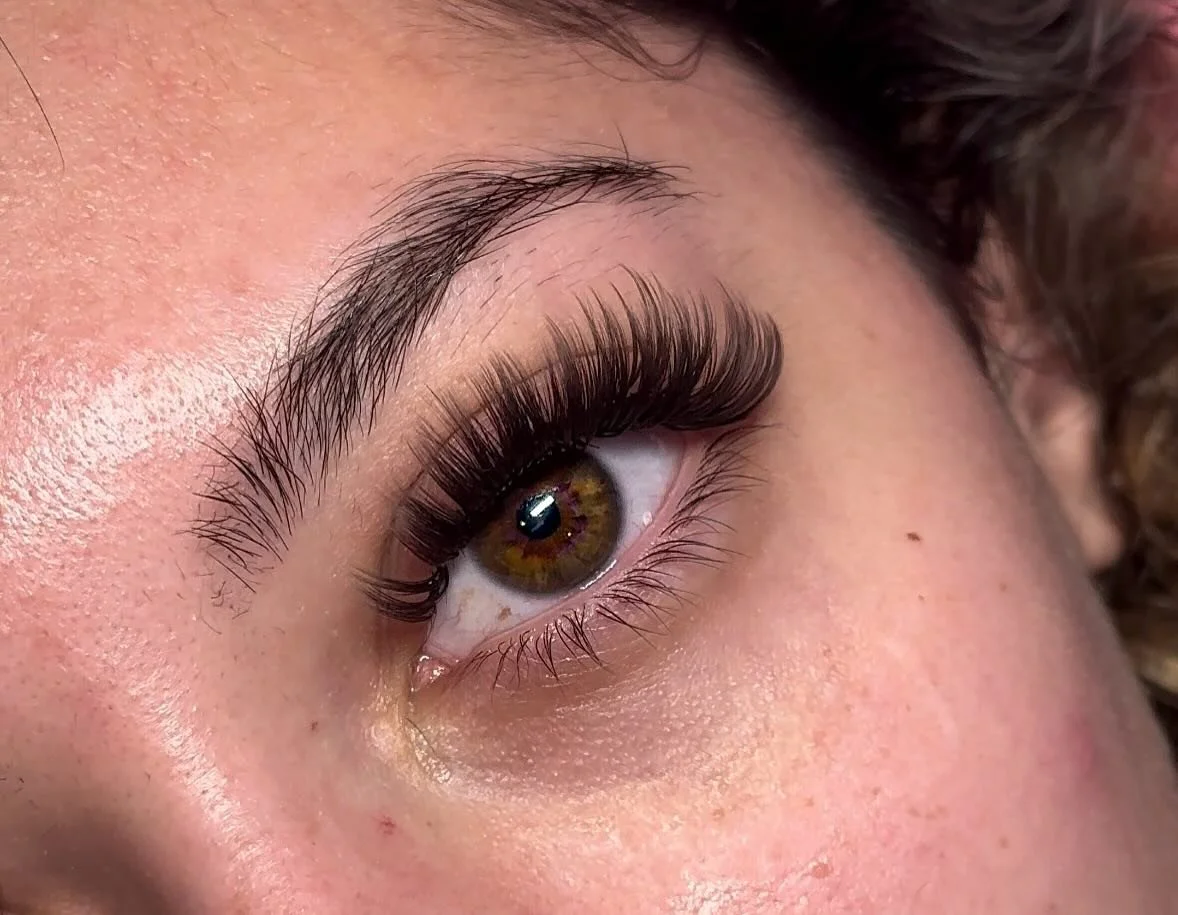 Brown wet set 🤎
.
.
#lash #lashextensions #lashartist #lashtech #wetsetlashes #eyelashes #eyelashextensions #chicago #chicagolashes #nilesillinois #lashboss #lashgoals