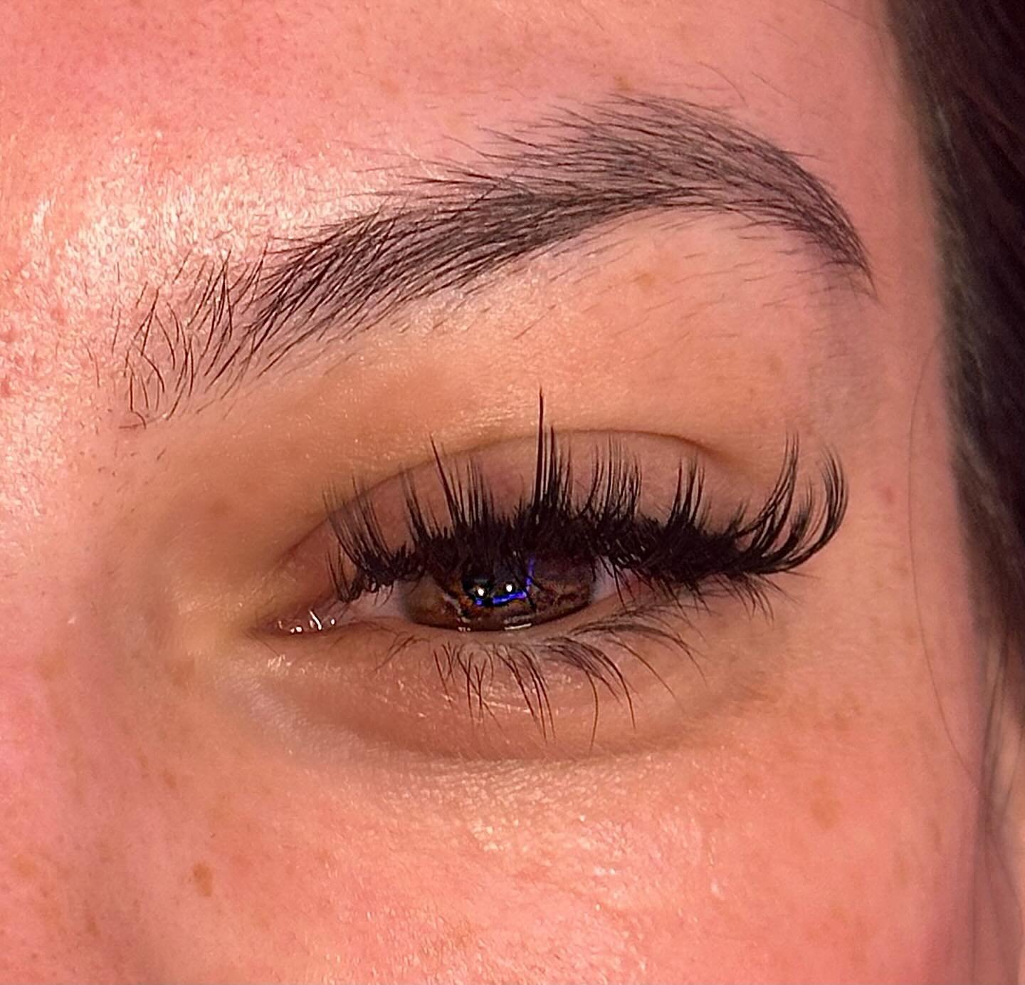 Don&rsquo;t know what set to get? Anime lashes look AMAZING on everyone!
.
.
#lashes #lash #eyelashextensions #lashtech #lashtechnician #esthetician #volumelashes #wispylashes #volumelashextensions #beauty #nilesillinois #nileslashtech #chicagolashes