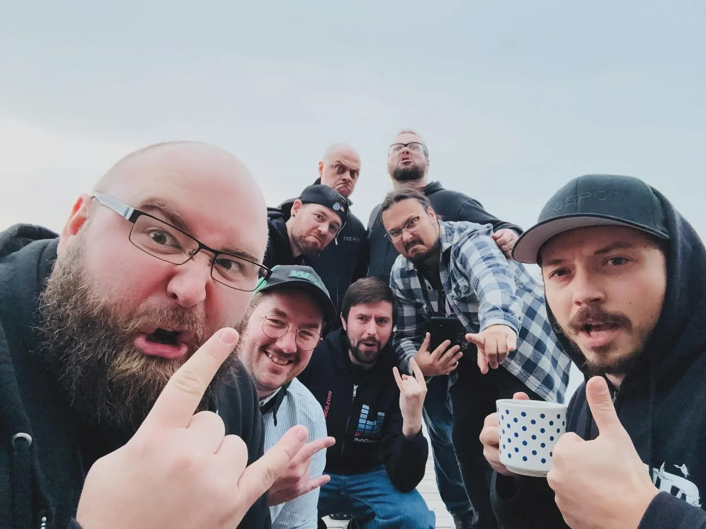 To new friendships! 🍻🇳🇱🇩🇪🇩🇰🇸🇪

We knew this european tour would be quite the experience, but we never expected to bond so much. Good tour. 👍

Who wants to see another @nospun_official x @voidchaserband tour in the future, and where should w