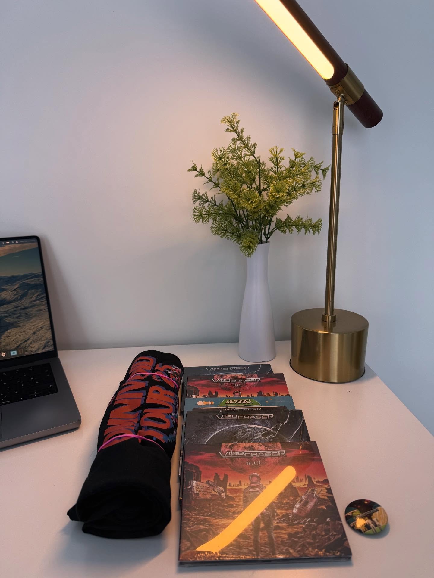 Thanks Ryan, Peter and Grace for your merch orders! ✨🇨🇦🇸🇪

Bonus: @the_good_doctor____ 👍⛄️