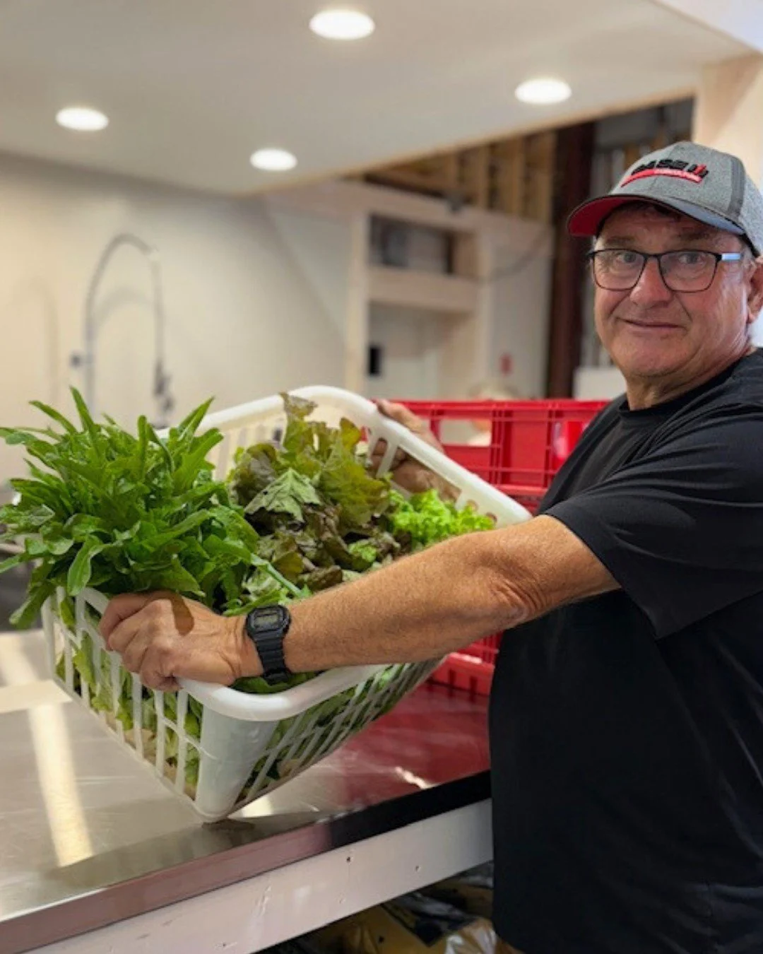 💚 Donation in Action 🥬

We have to share a huge thank you to Pincher Creek Resident, Andy Stone, for donating two baskets of lettuce from his garden as part of the Grow a Row, Share a Row Program.

Every donation counts. Your homegrown veggies make
