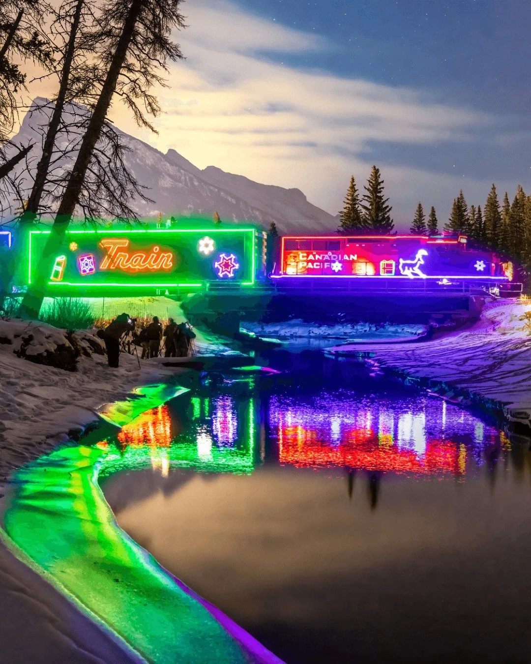 Did You Know? The CPKC Holiday Train has raised money and awareness for food insecurity across Canada and the United States since 1999.

Since its first journey, the Holiday Train has:

 🌟 Raised over $26 million
 🌟 Collected more than 5.4 million 