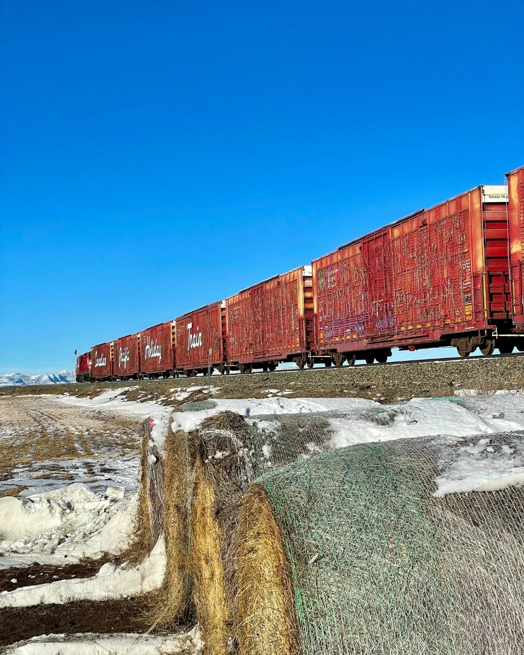 🎄🎶 The Countdown to the @cpkcrail Holiday Train is on! Only 12 days to go until The Barenaked Ladies come into Pincher Station!

🗓️ Sunday, December 14
⏰ 10:45&ndash;11:15 a.m.
📍 Pincher Station, Range Road 302

We can't wait to see our community