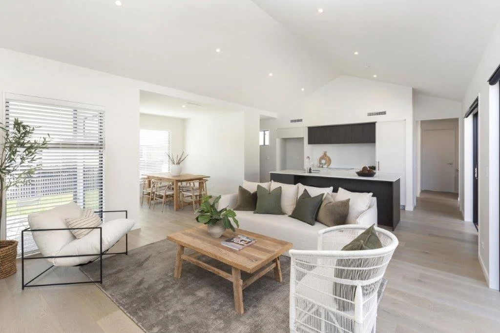 Living View to Kitchen.jpg