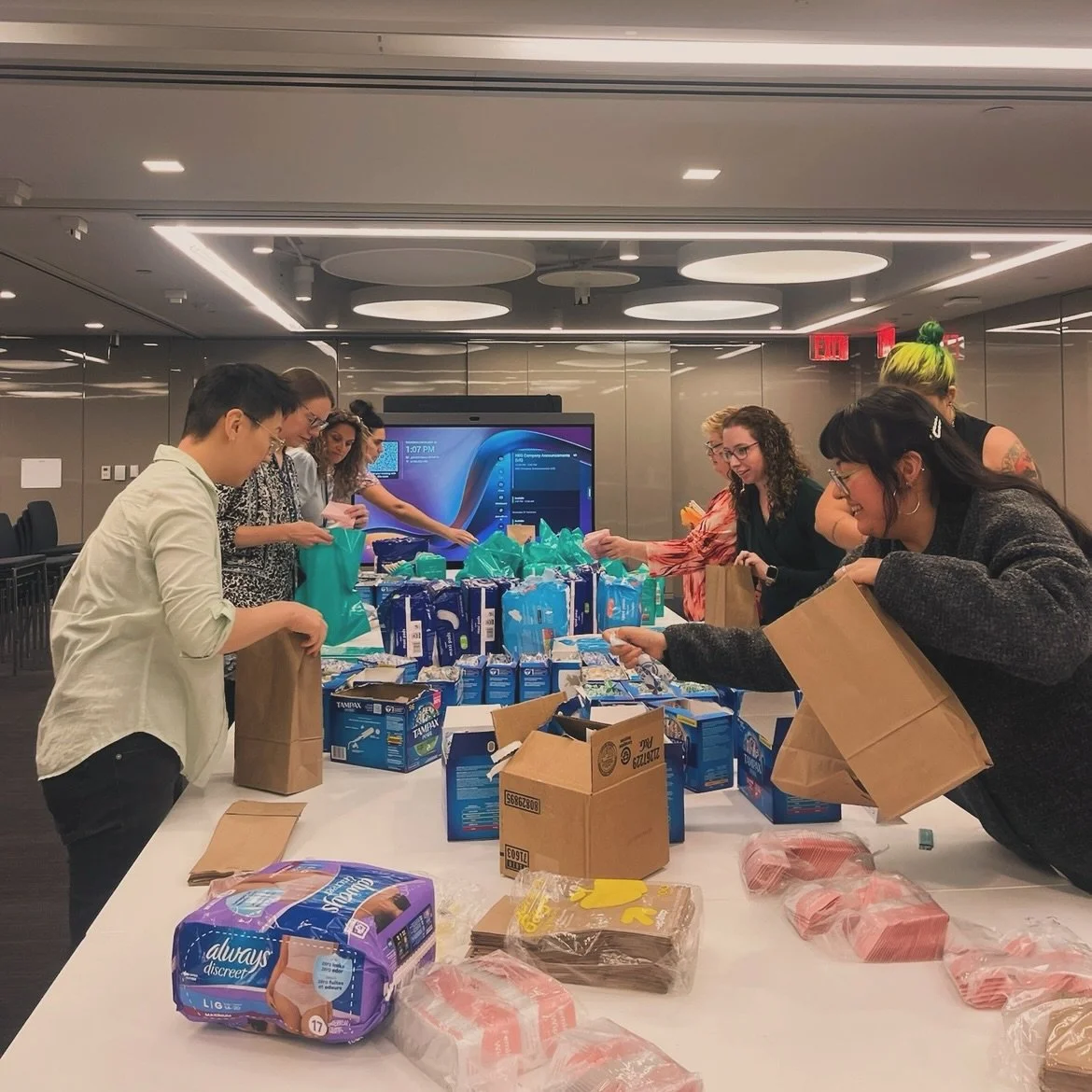 Feeling so thankful for our volunteers, period packing events, and all the products donated to those in needs!! Are you in the giving mood?? Head over to the link in our bio to donate!!! #givingtuesday #periodpoverty