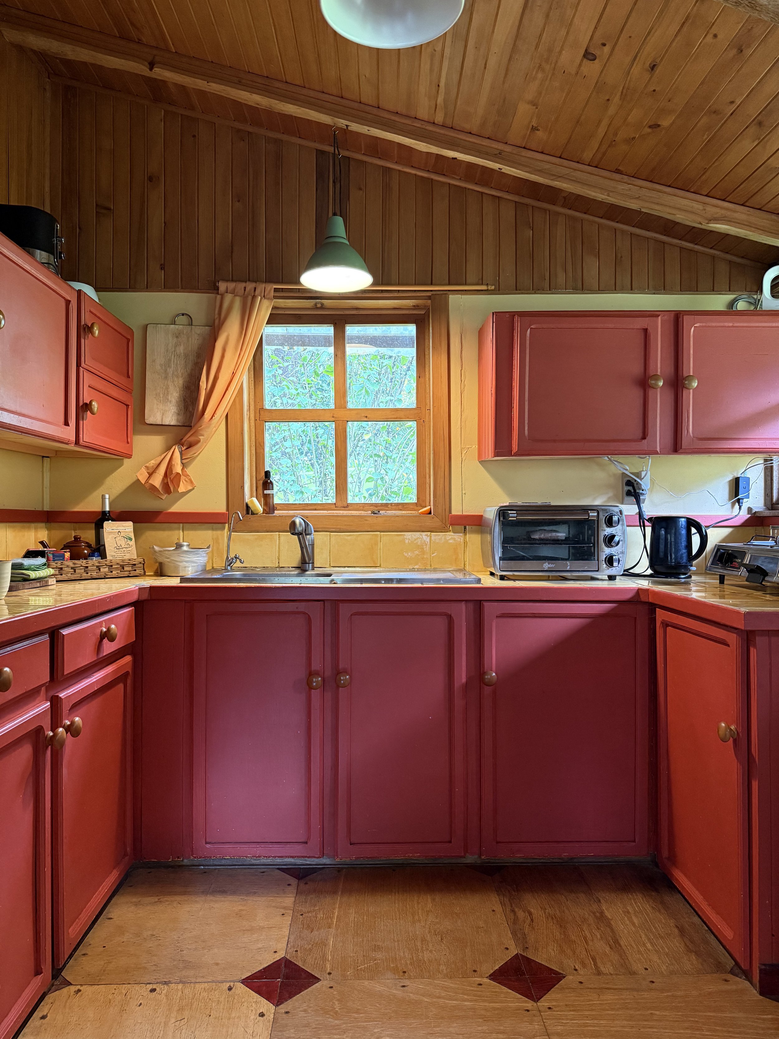 Castia Kitchen Full 1.jpg
