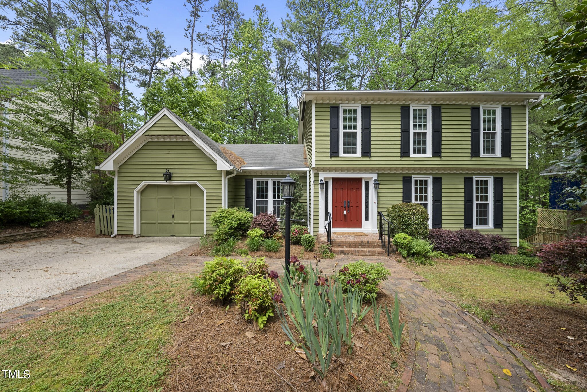 501 Westbrook Dr.jpg