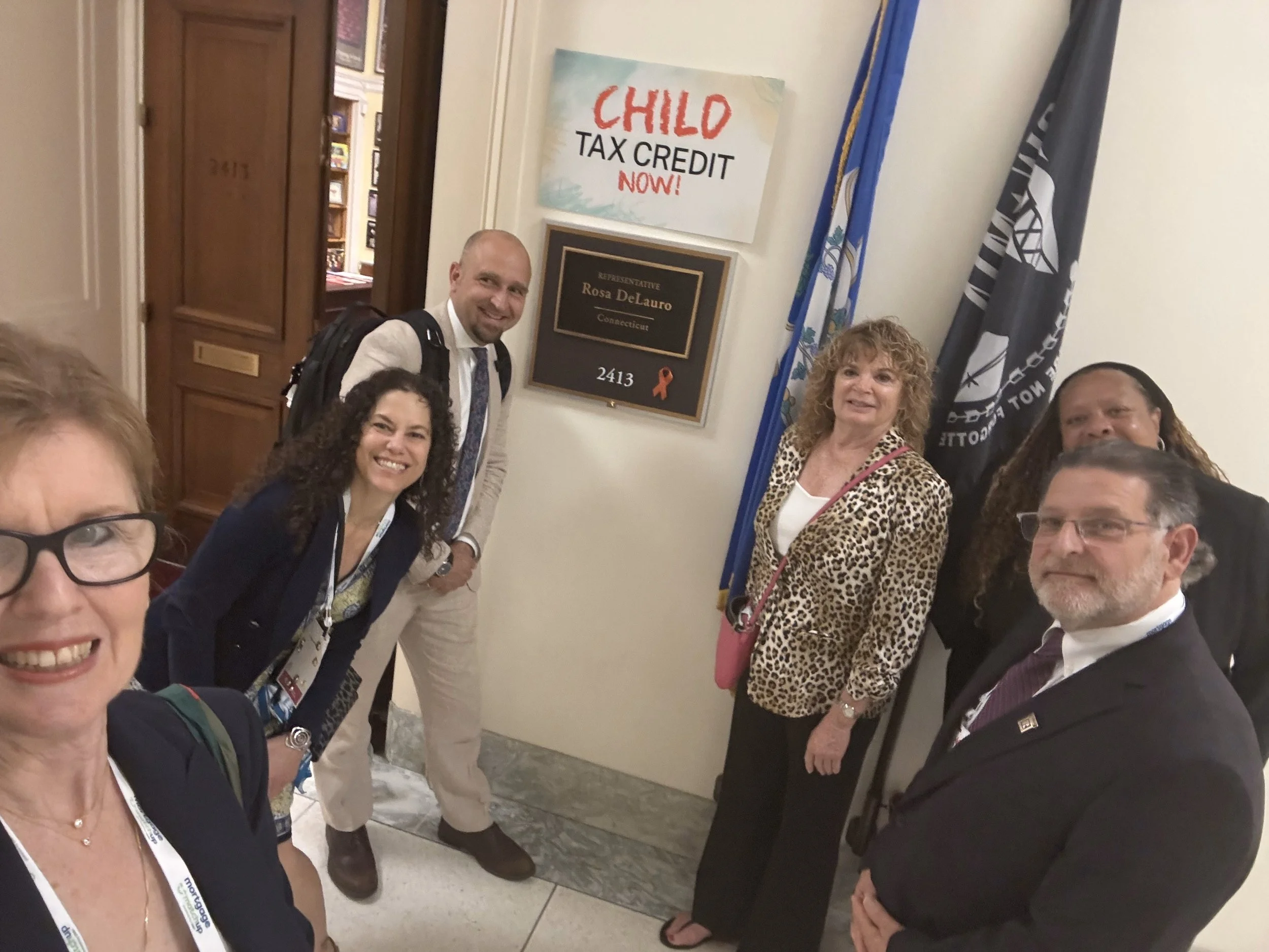 DeLauro Visit Outside Office (1).jpg