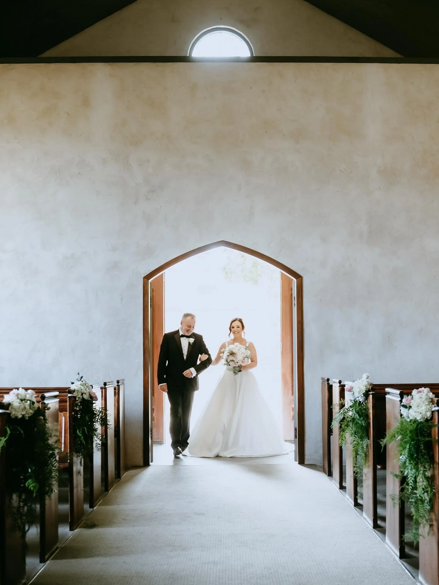 // Whenever I witness this moment during work, it always moves me deeply. 💕

2025-2026 NOW OPEN
Big Day / Engagement photo / Prewedding⁠
⁠

#WeddingPhotography #melbournephotographer 
#MelbourneWeddingPhotographer #weddingphotographer #MelbourneWedd
