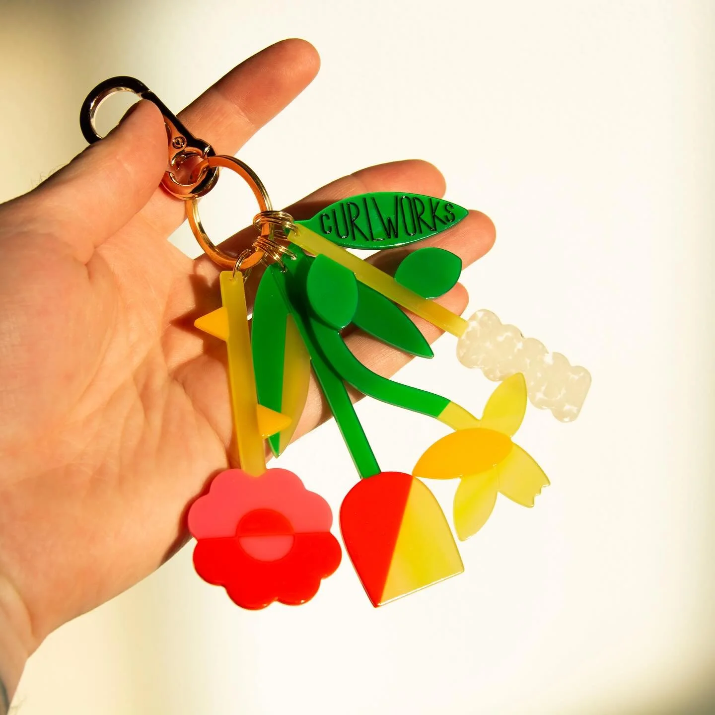 A brand new fresh cut bouquet is here for YOU!! A bag charm/keychain with 4 3-inch-long cellulose acetate flowers on a gold carabiner using our new split rings so they won&rsquo;t fall off and get lost :) keep the whole swag to yourself or share with