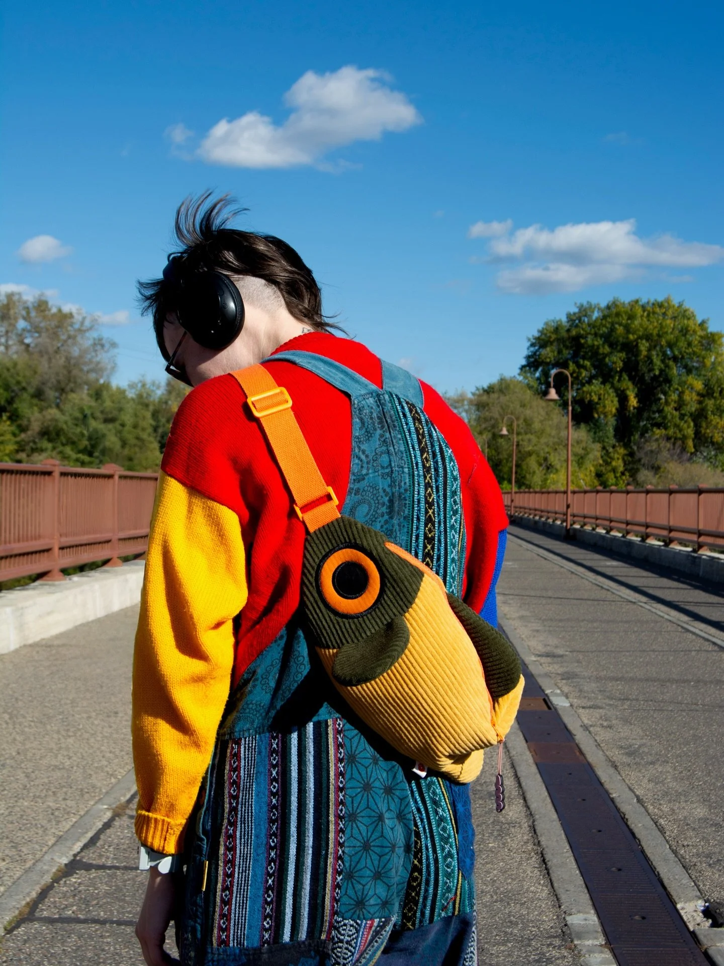 A ✨gentle and calm and we are sorry ✨reminder that we have a few fish bags that are retiring and we are running low! 

Mustard Forest &amp; Punky are down to about 70 of each so if they are your true love, this is your SUPER GENTLE reminder to nab em