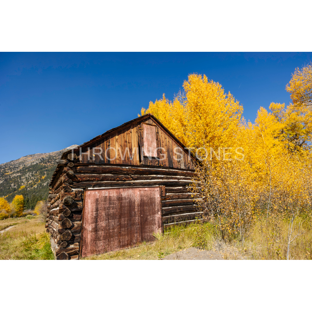 Twin Lakes Historic District in the Fall