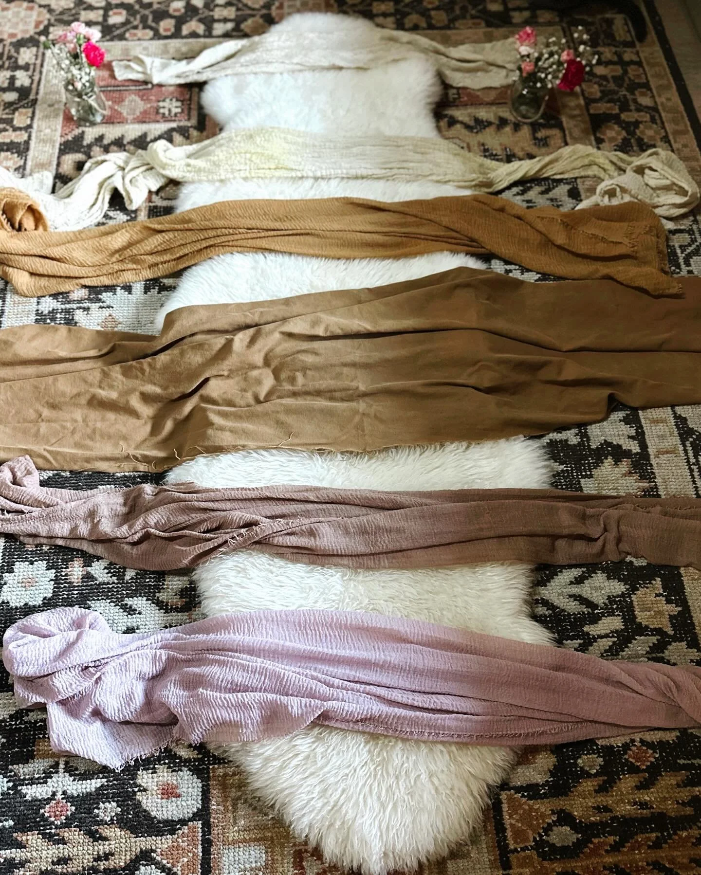 🌹 Closing of the Bones 🌹 

beautiful 40 day ceremonial session today with a mama that I&rsquo;ve been on the birthing journey with for many months &hellip;

I love holding space for the arc of a mother&rsquo;s becoming + incorporating intentional m