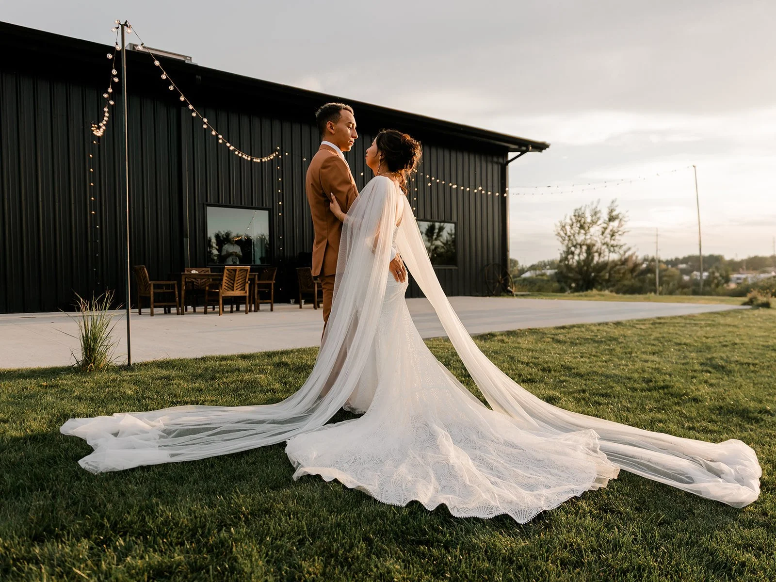 Grace + Devyn | Prosper Country Warehouse &amp; Event Hall in Lennox, SD
