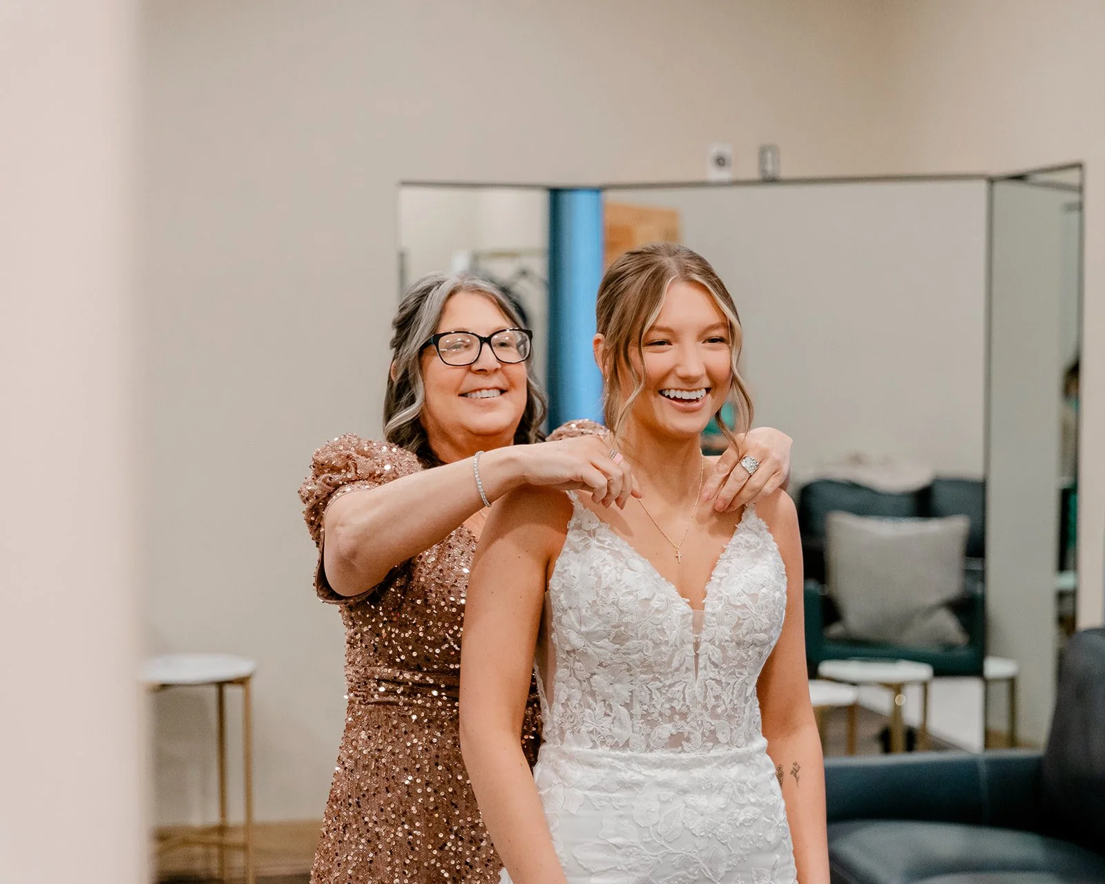 sydney + sam_s sneak peaks-12.jpg