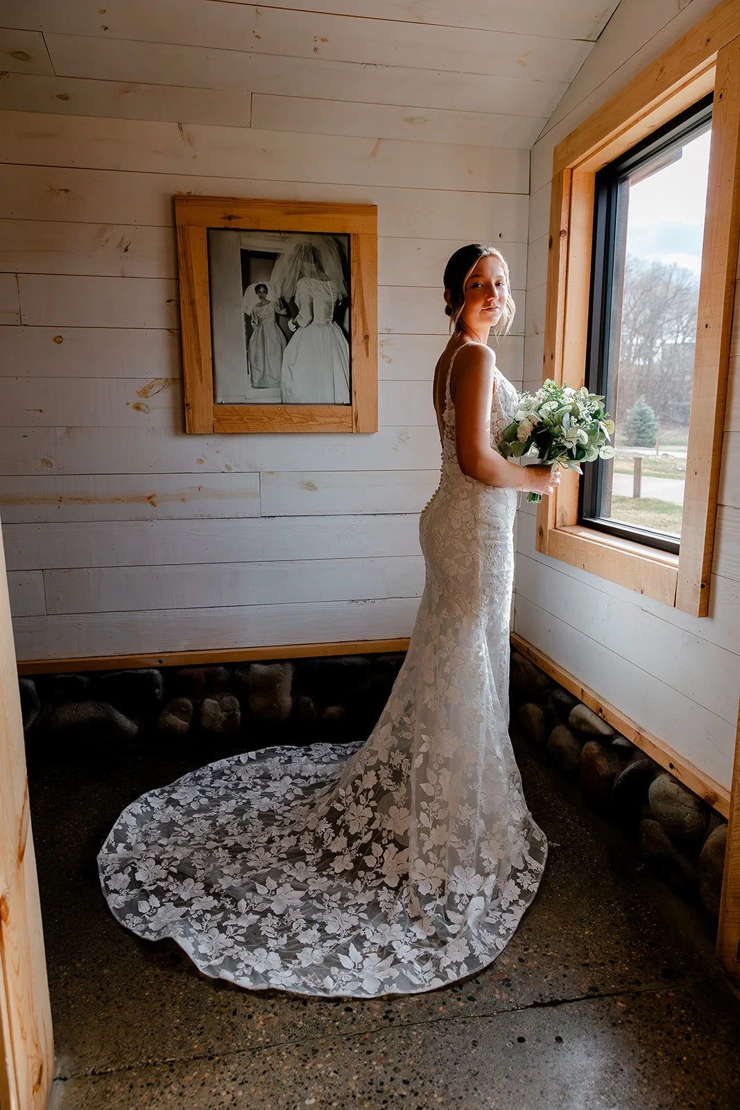 sydney + sam_s sneak peaks-37.jpg