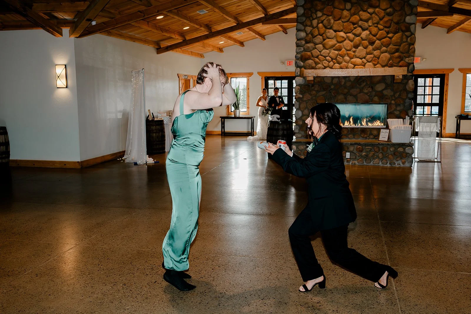 sydney + sam_s sneak peaks-40.jpg