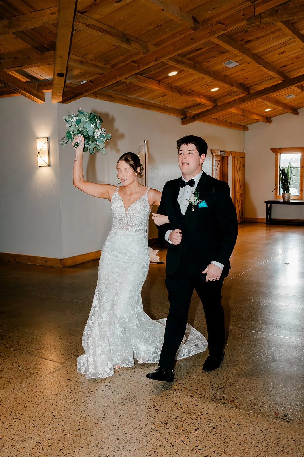 sydney + sam_s sneak peaks-46.jpg