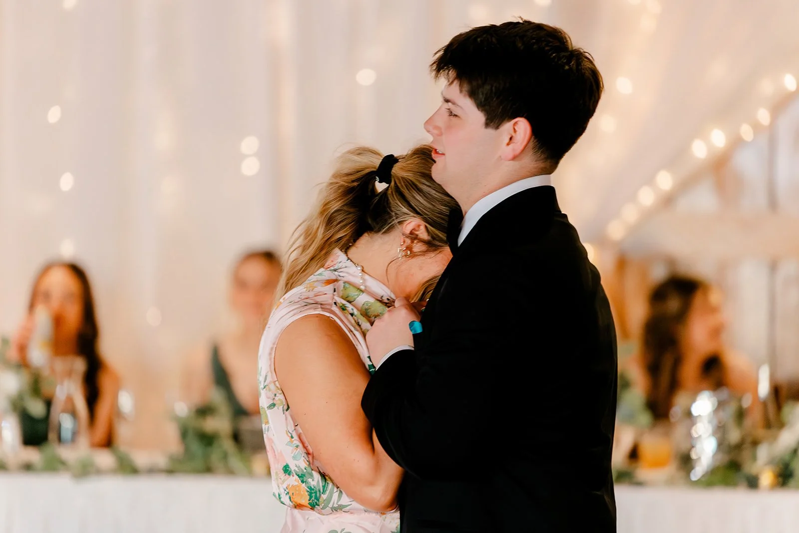 sydney + sam_s sneak peaks-60.jpg