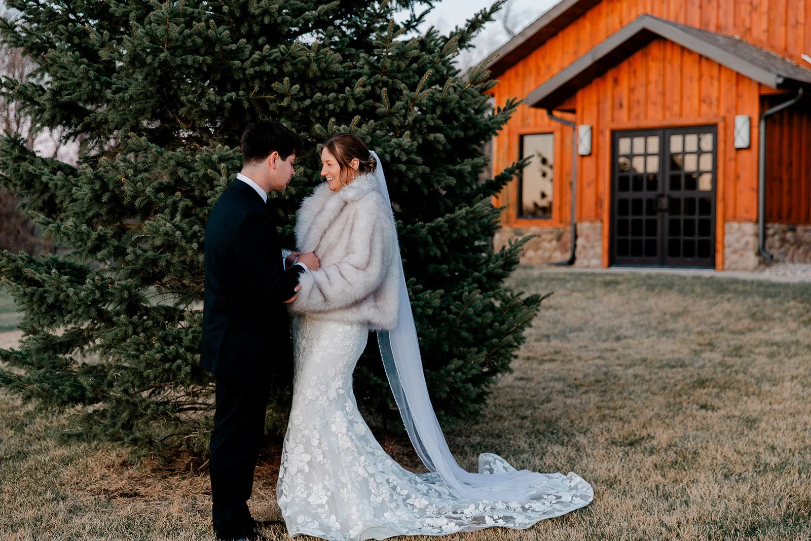 sydney + sam_s sneak peaks-64.jpg