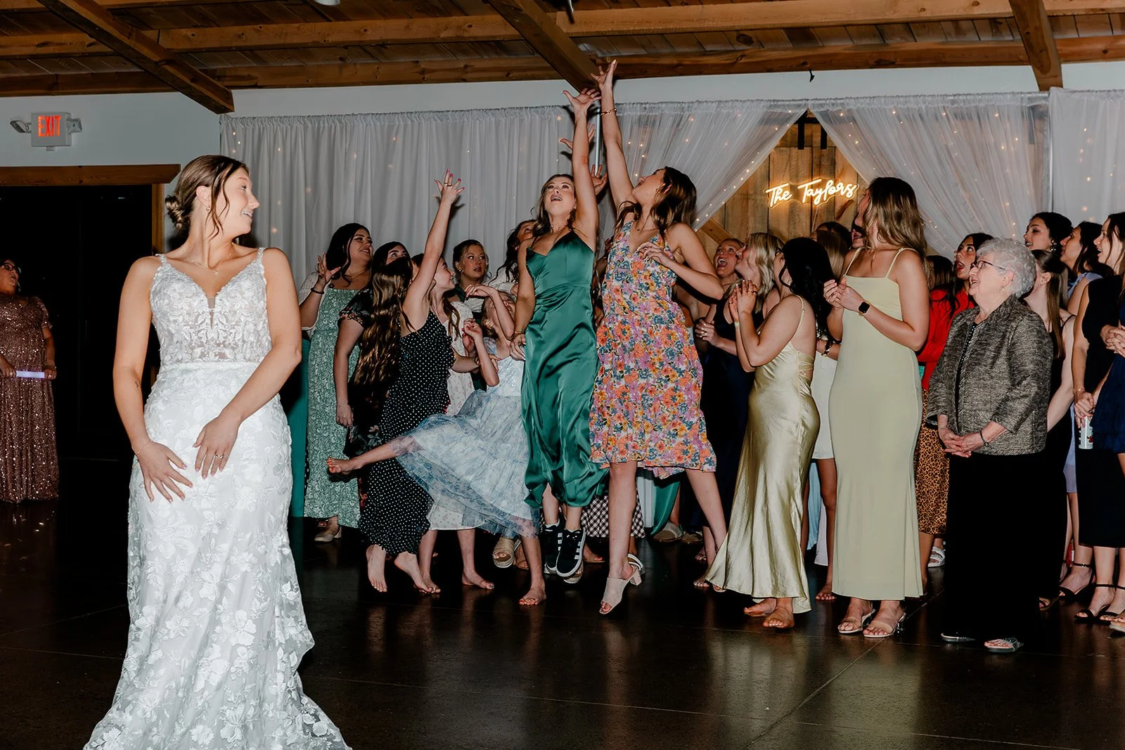 sydney + sam_s sneak peaks-73.jpg